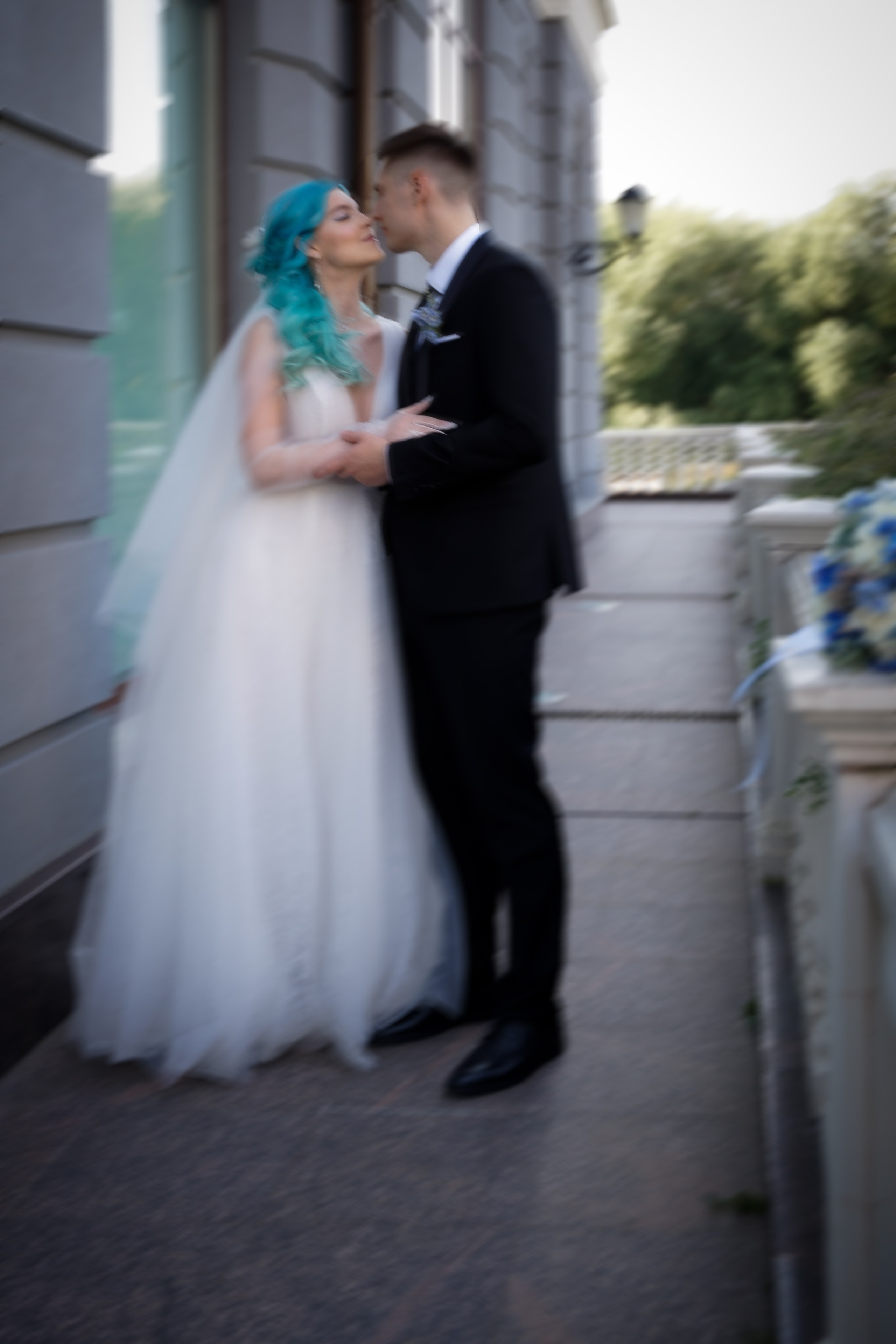 Свадебная прогулка в парке Екатеринбурга