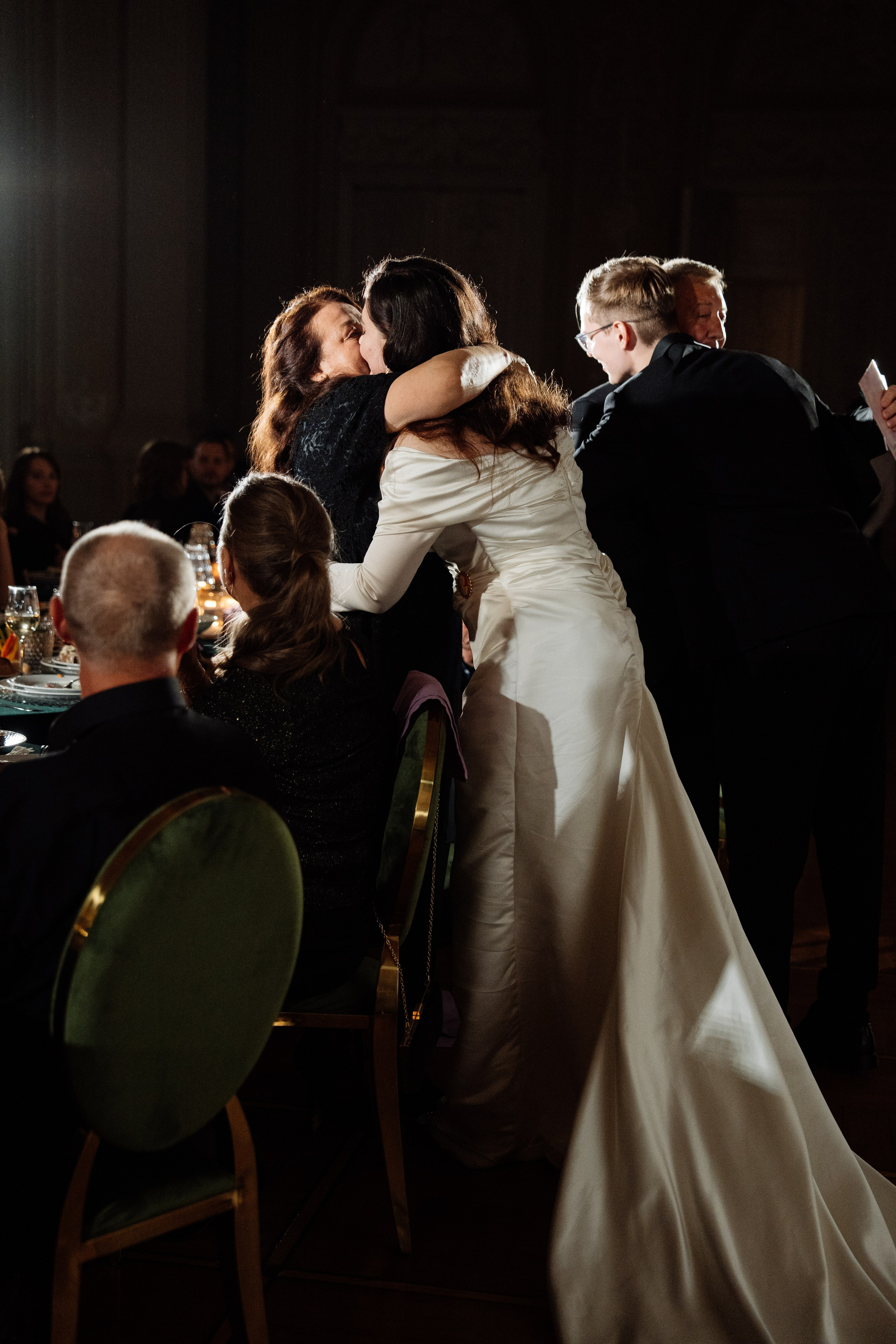 Современная свадьба во дворце. Свадебный фотограф организатор в Санкт-Петербурге Ассоль Опарина