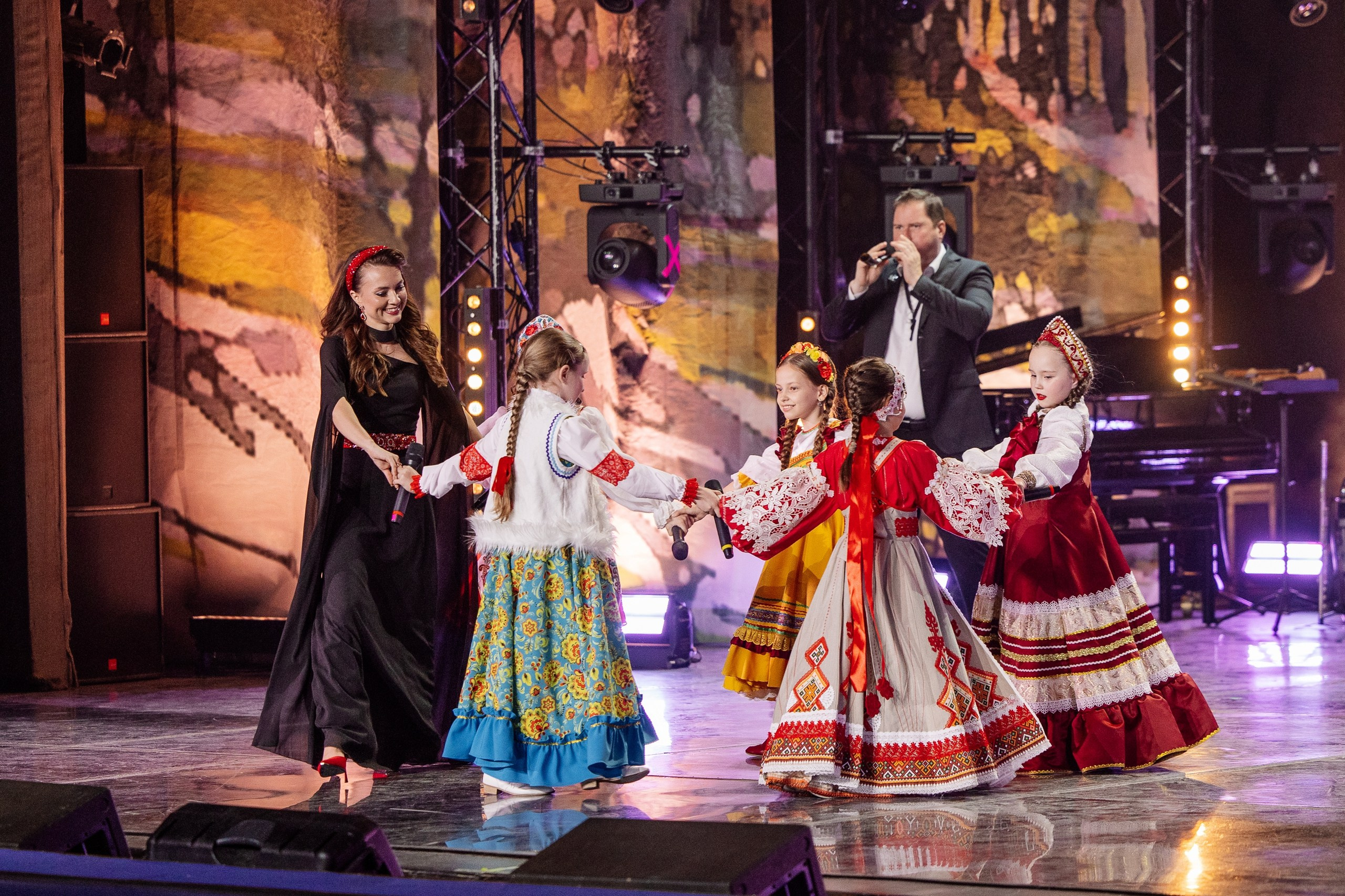 Гала-концерт Фестиваля «МИР» 2025. Александр Ченченко ака Саша Че. Свадебный и репортажный фотограф. Москва