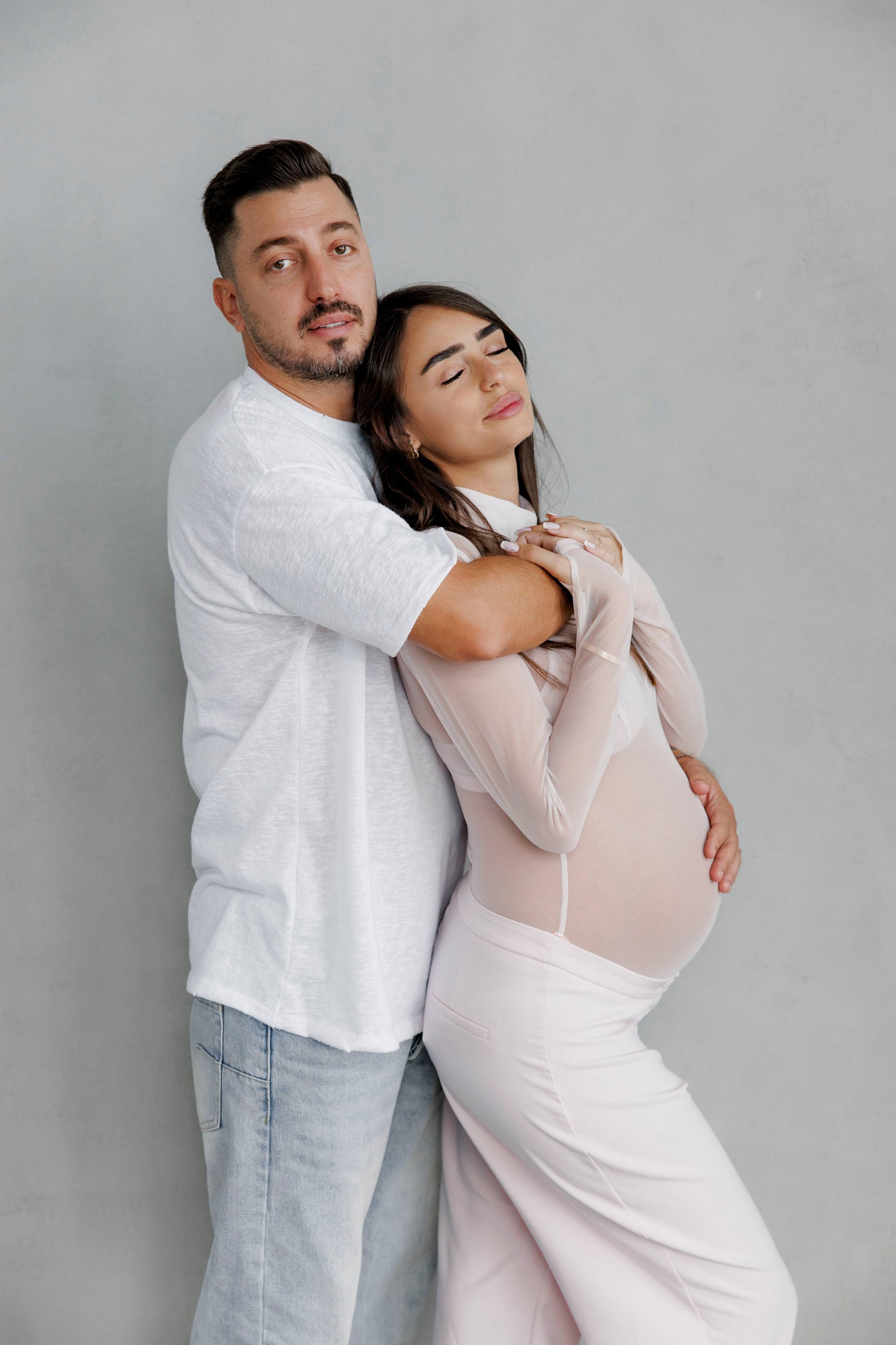 Pregnancy photoshoot inside the studio in Tel Aviv. Главная