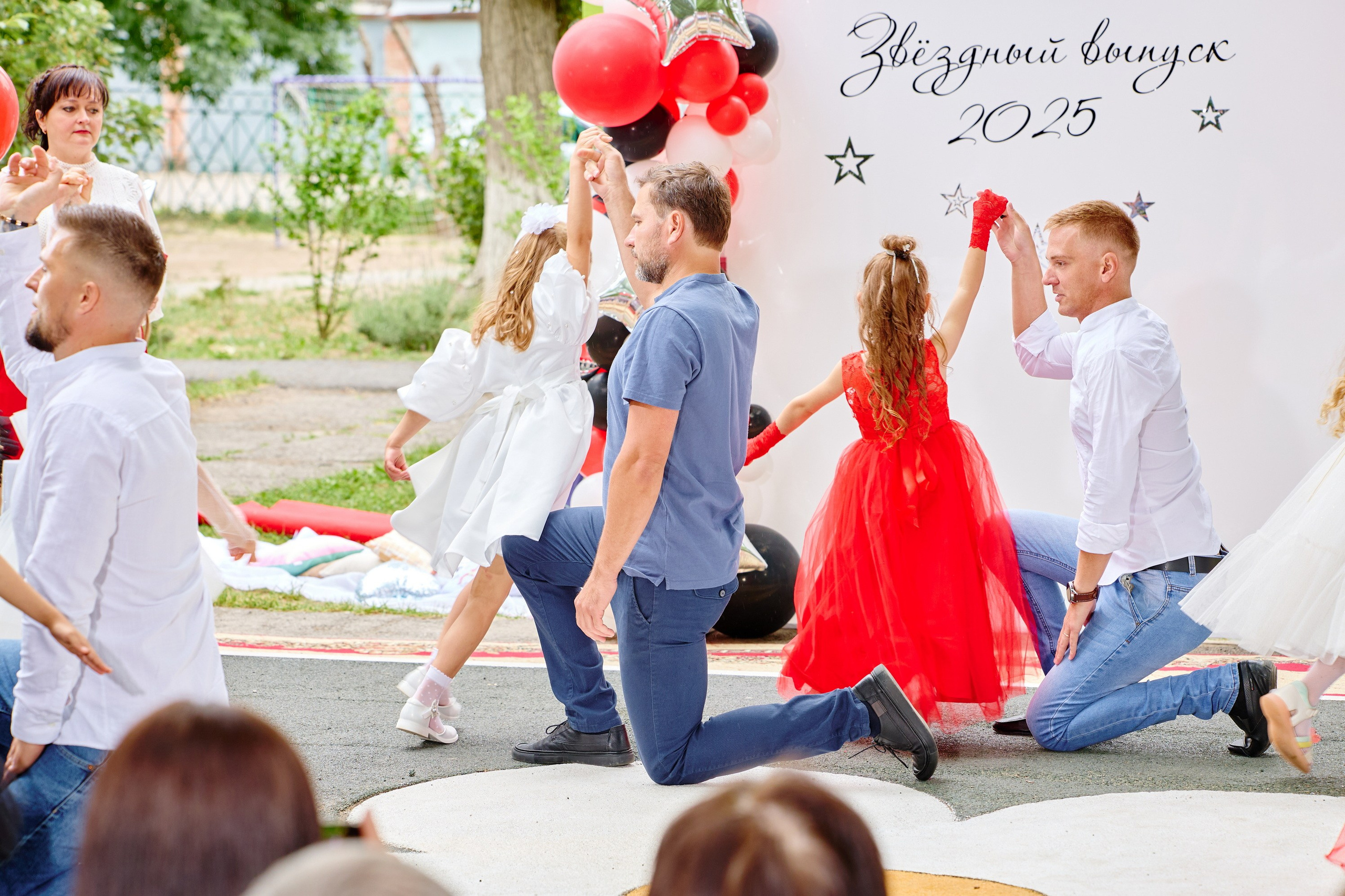 Выпускной 45 сад. Фотограф Выпускные альбомы Таганрог Сергей Коробченко