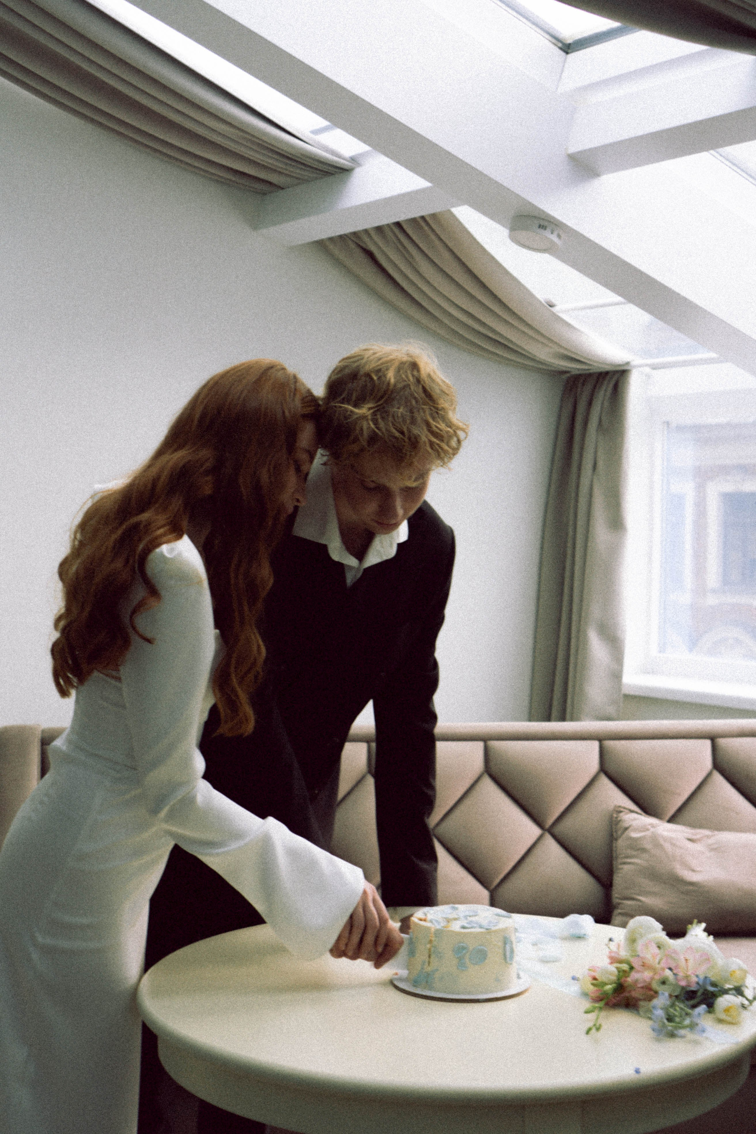 СВАДЕБНАЯ СЬЕМКА В ОТЕЛЕ. СБОРЫ ЖЕНИХА И НЕВЕСТЫ И ТАКЖЕ ТОР И ПОДГОТОВКА К ПРОГУЛКЕ. Профессиональный фотограф, Санкт-Петербург — Виктория Богомолова