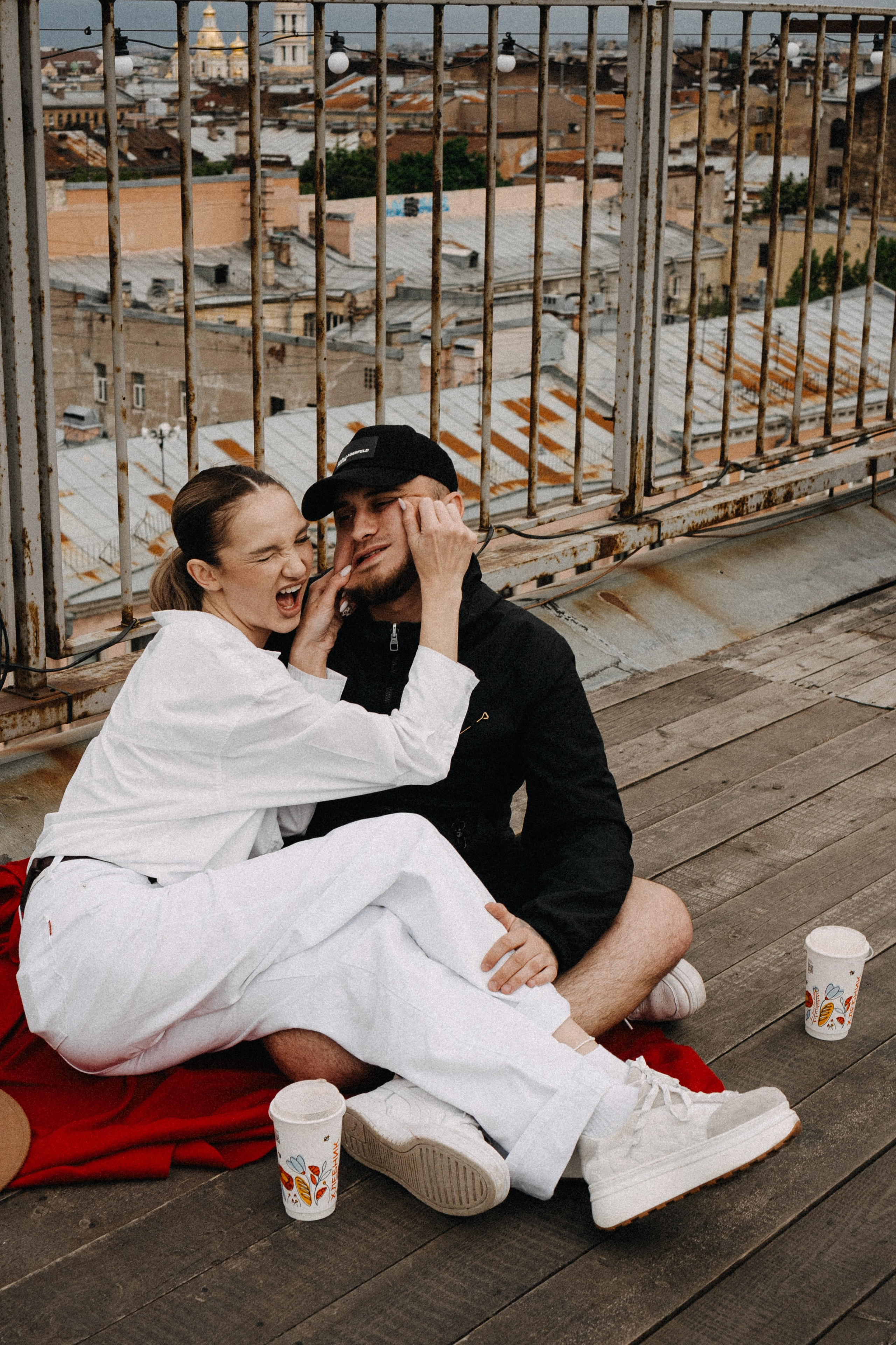 МЫ ГУЛЯЛИ ПРО КРЫШАМ ПИТЕРА. Профессиональный фотограф, Санкт-Петербург — Виктория Богомолова