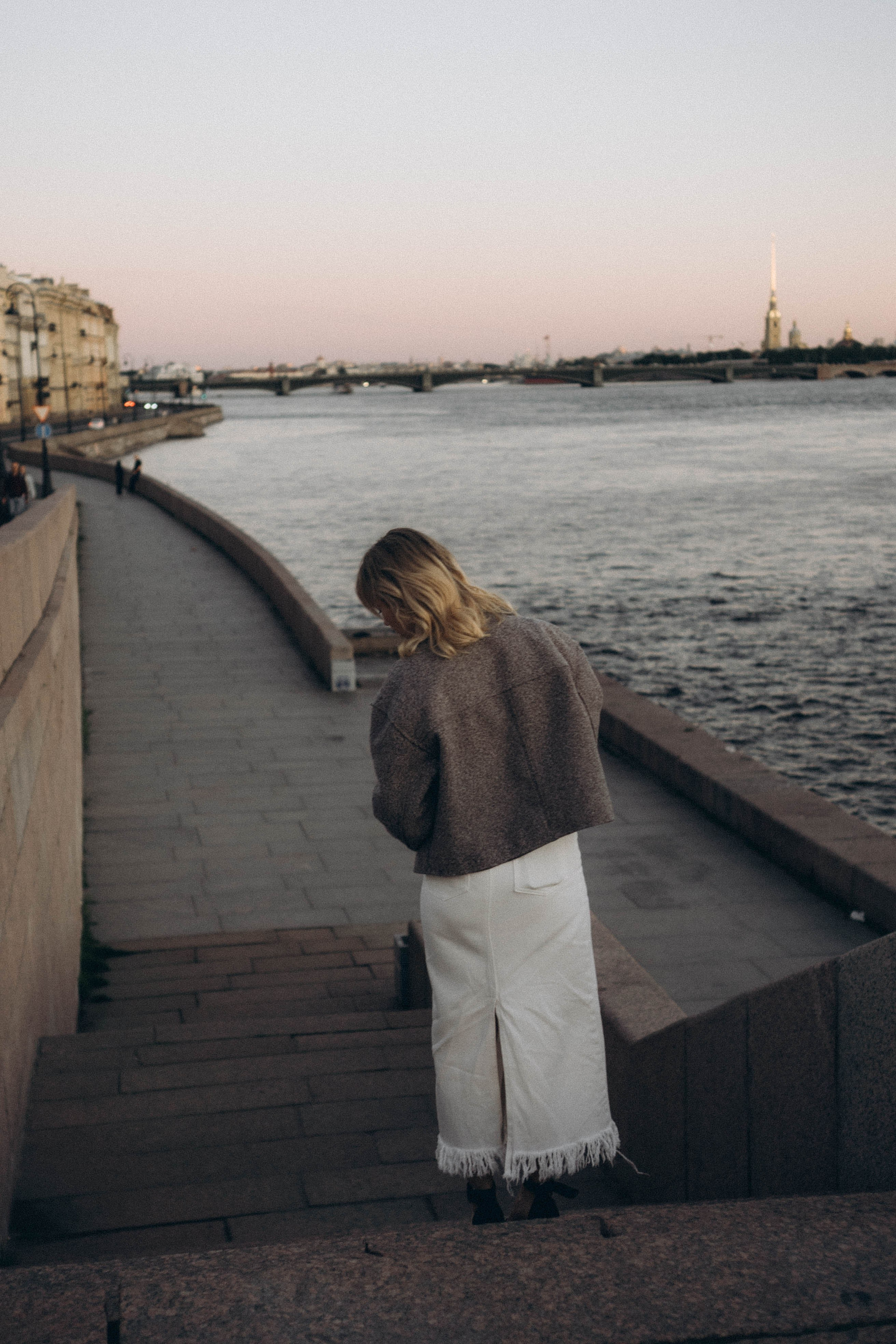 ПРОГУЛКА ПО ГОРОДУ В БЕЛЫЕ НОЧИ (другой вариант). Профессиональный фотограф, Санкт-Петербург — Виктория Богомолова