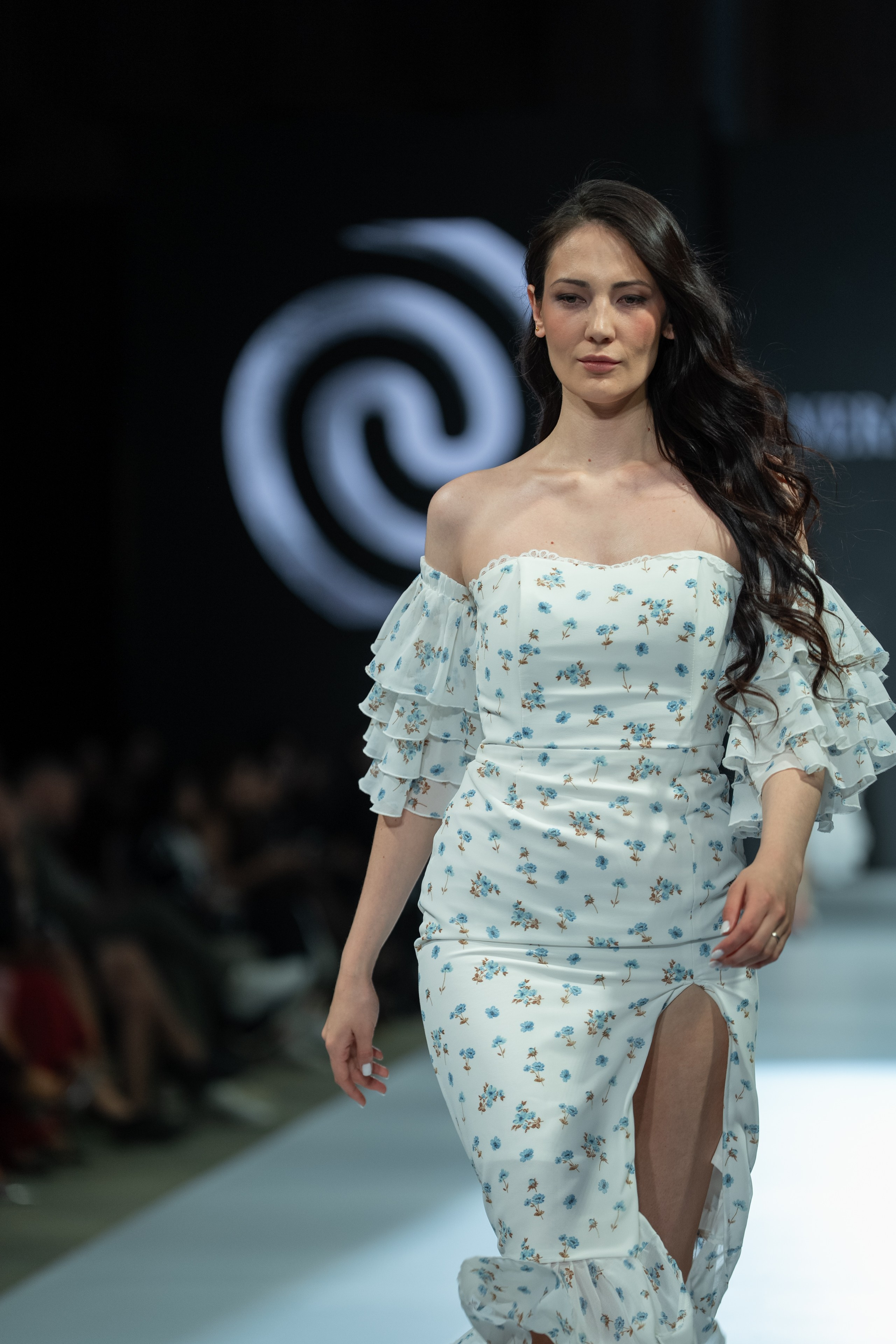 EURASIAN FASHION WEEK Vera Shasherina. Сайт Алматинского НЮ АРТ, будуар и фэшн фотографа Дениса Карпенко