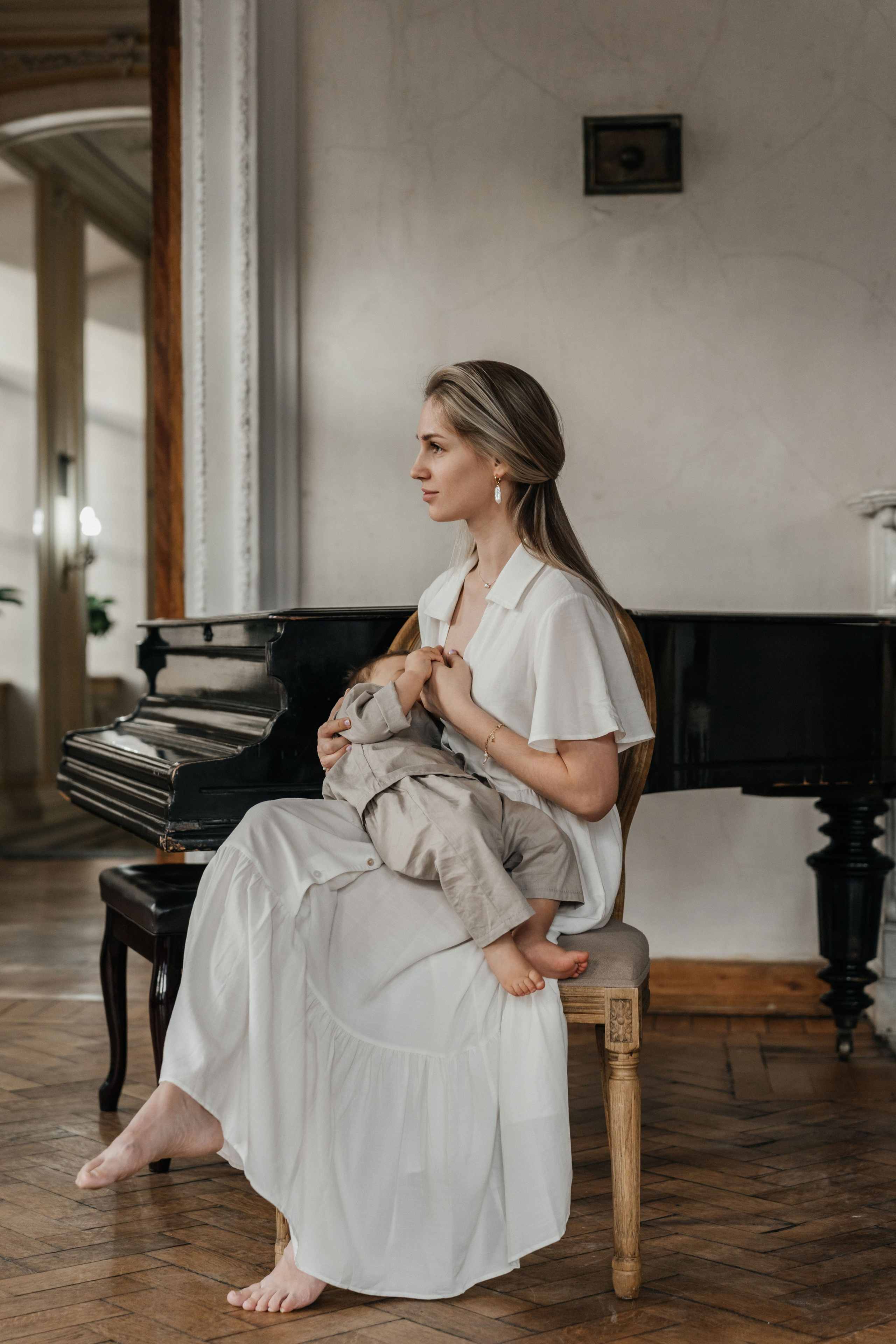 Маленькие ножки в читальне им. Пушкина. Ваш фотограф Вика Артемова