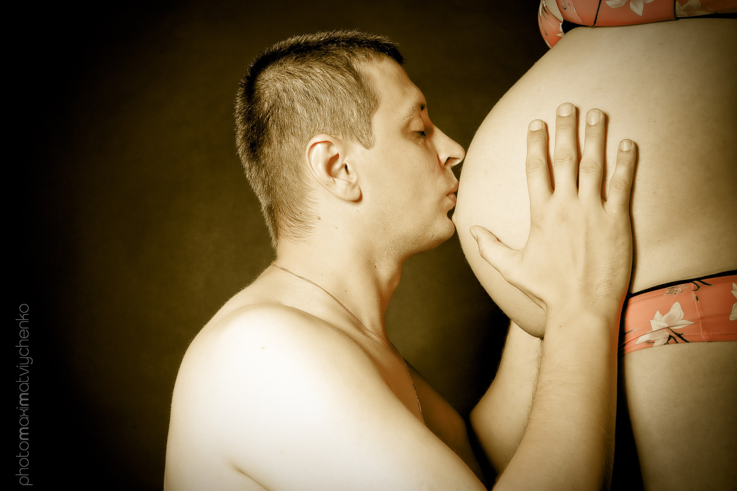 Фотосессия во время беременности от студии Love Story. Максим Матвийченко и Виктория Басова профессионалы своего дела