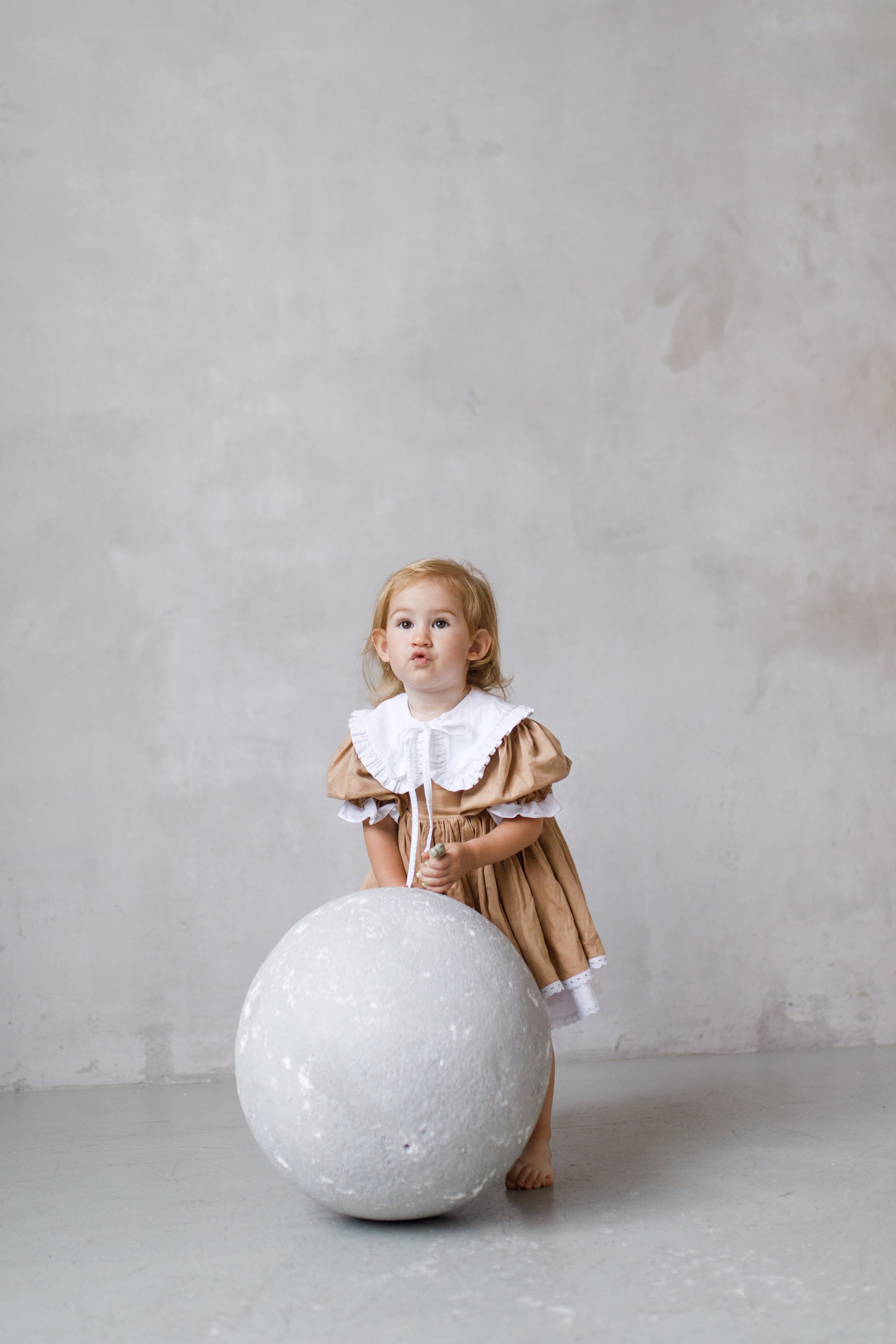 Семейная фотосессия в студии 2 года Валерии. Фотограф в Уфе Ирина Идрисова