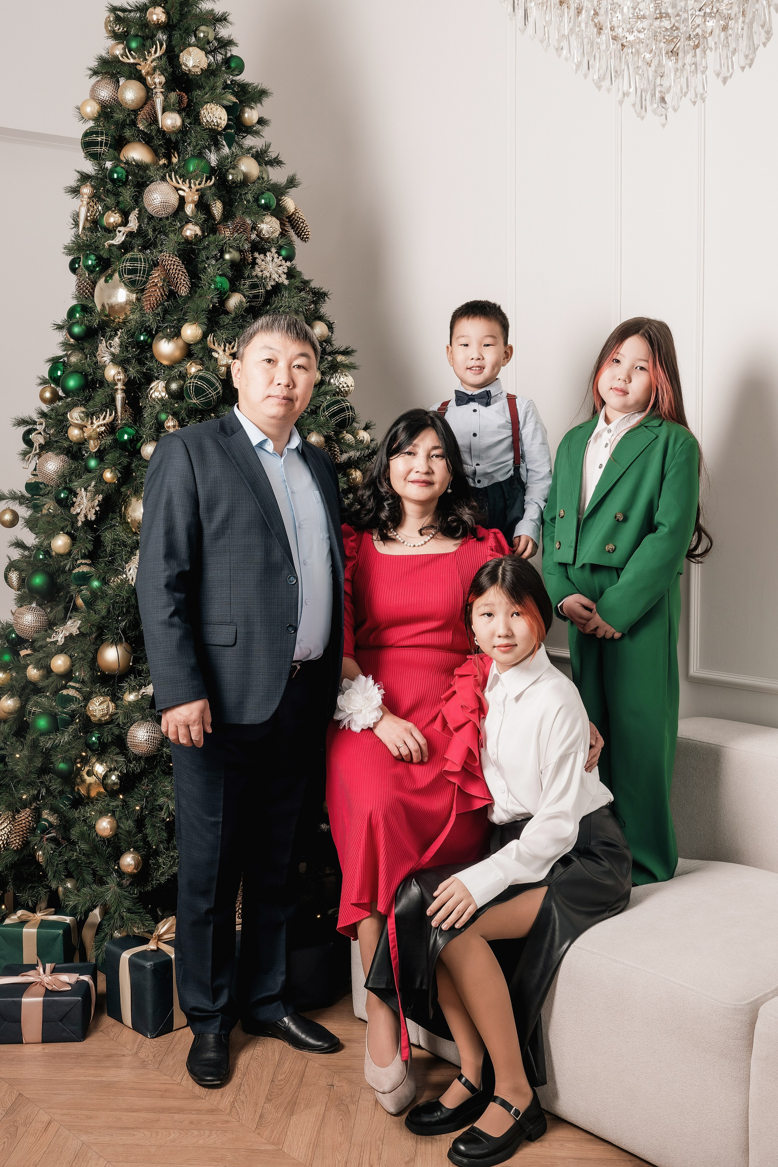 Семейная новогодняя фотосессия «Максимум». Занимаюсь профессиональной фотографией и живу рядом с Байкалом. Работаю в разных жанрах