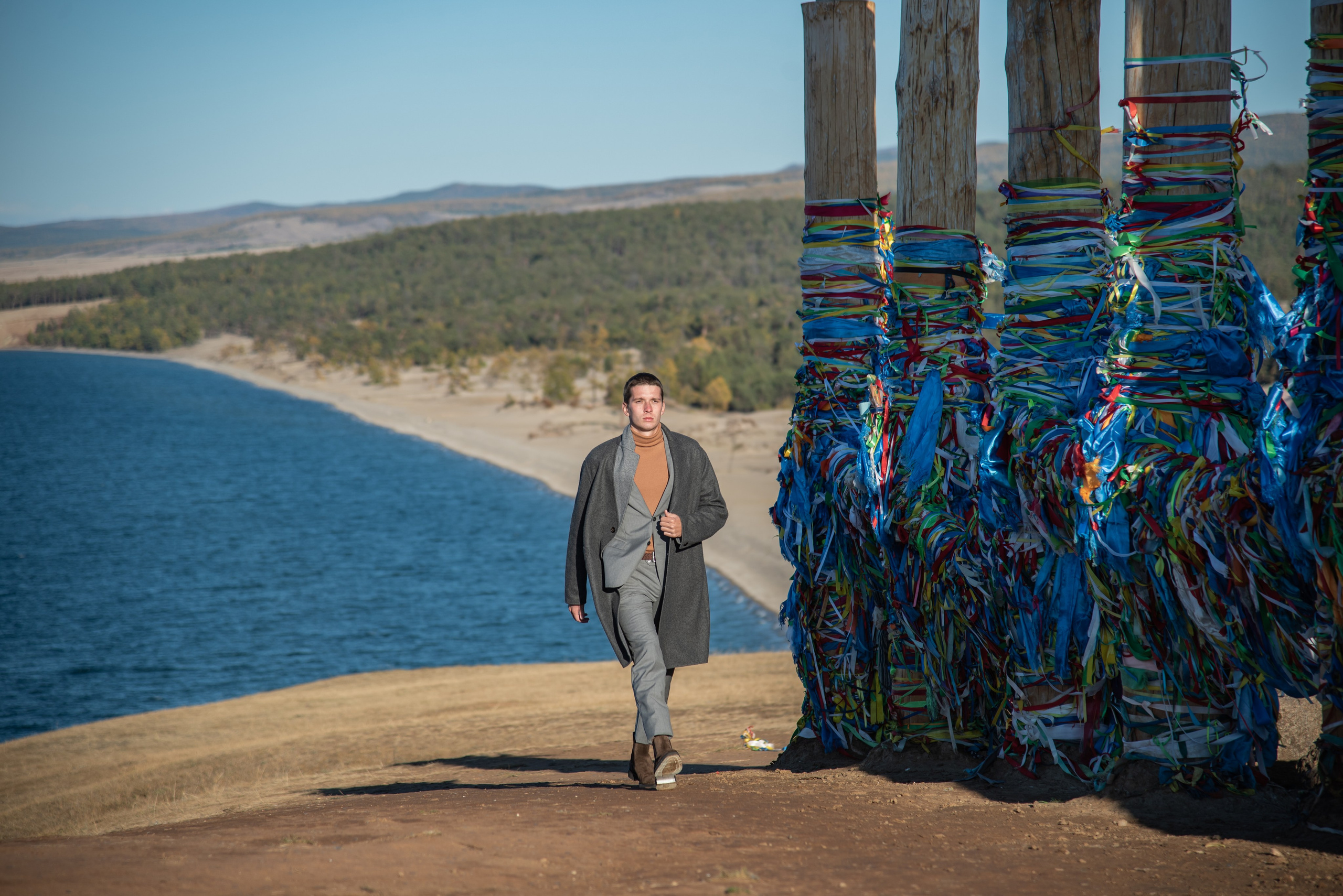 Съёмка одежды на Ольхоне. Занимаюсь профессиональной фотографией и живу рядом с Байкалом. Работаю в разных жанрах