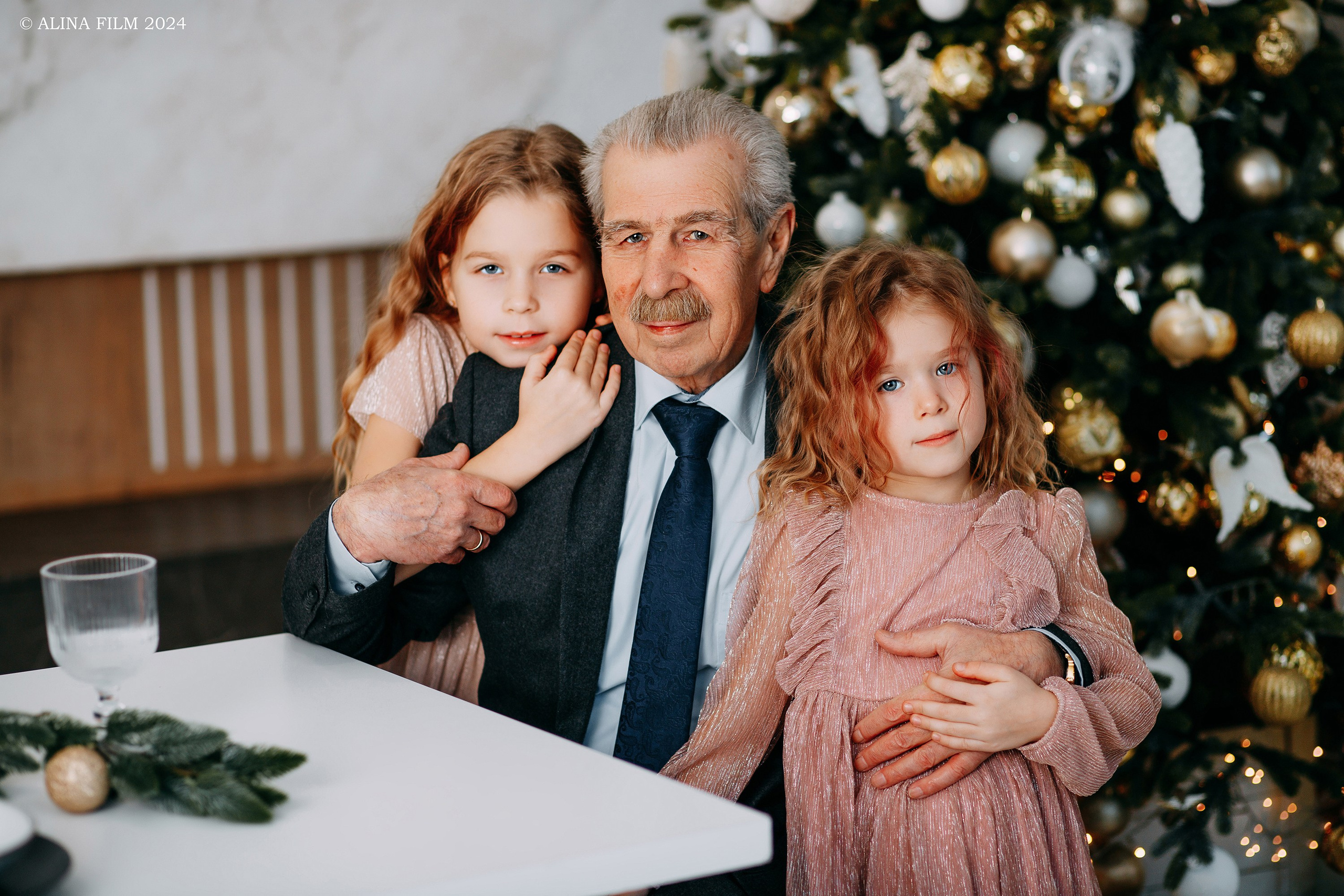 Студийная семейная фотосессия. Фотограф в Санкт-Петербурге Alina Film