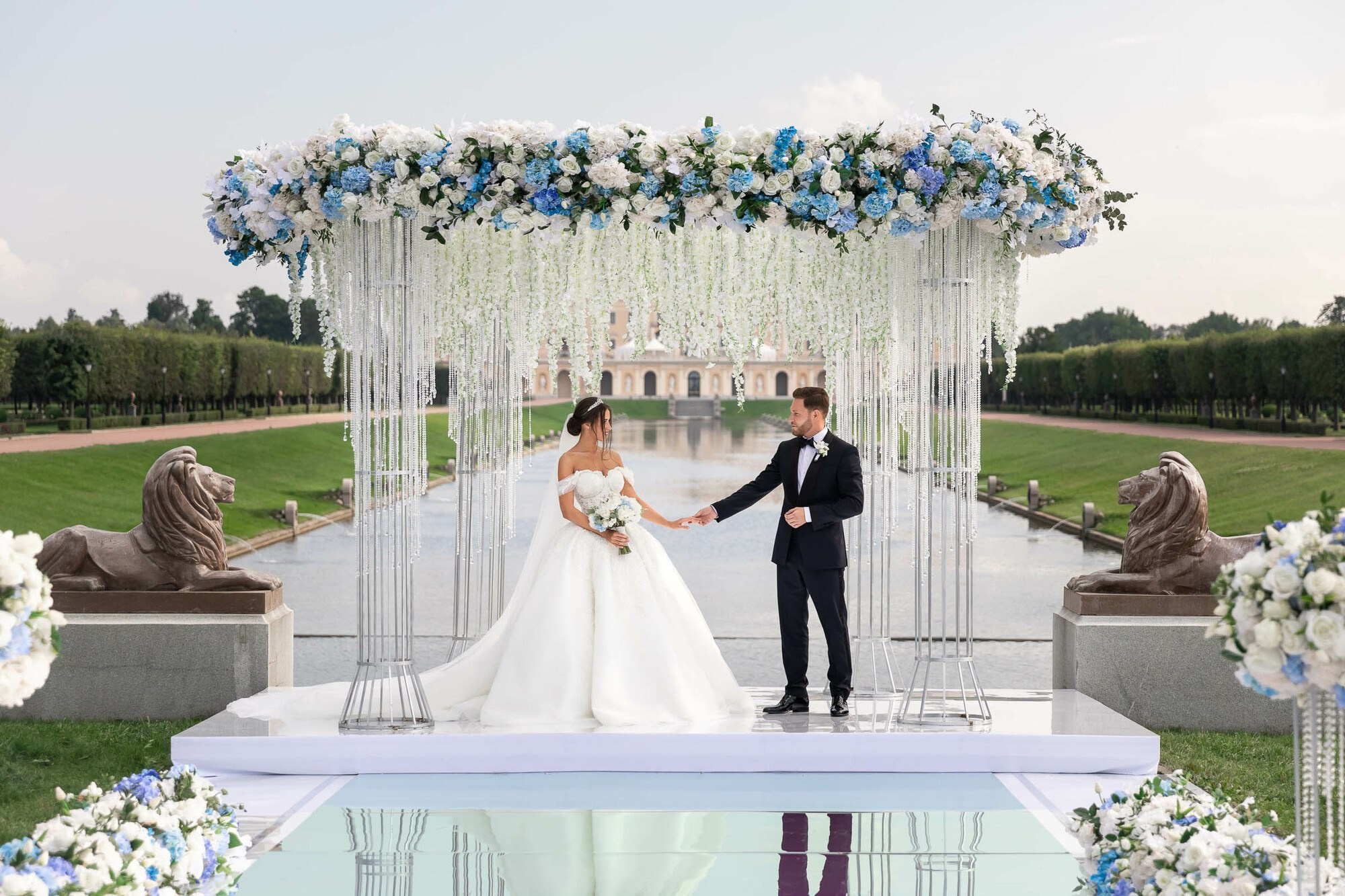 выездная регистрация с видом на Константиновский дворец