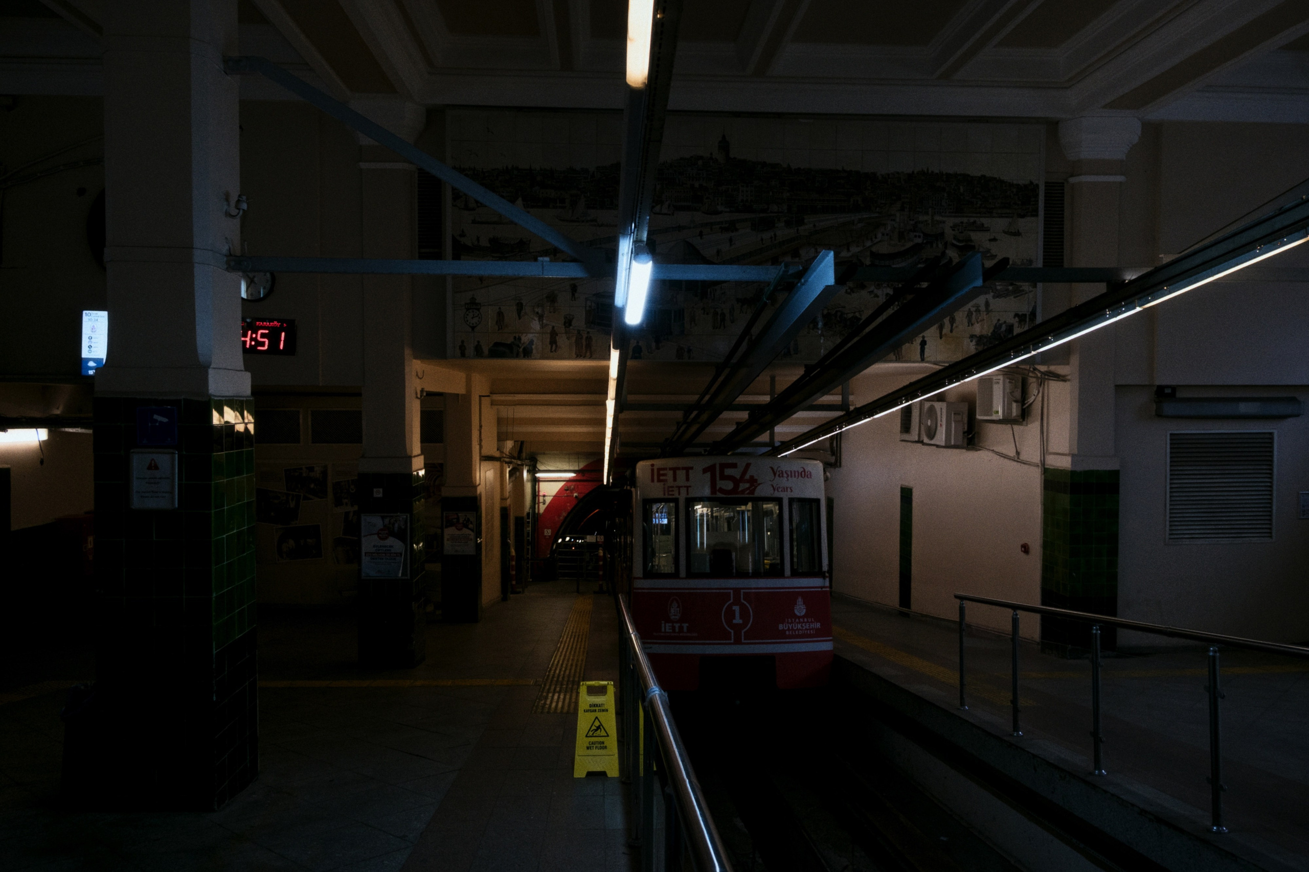 Beyoğlu x Karakoy, Istanbul / Türkey AW26. Фотограф Юрин Евгений
