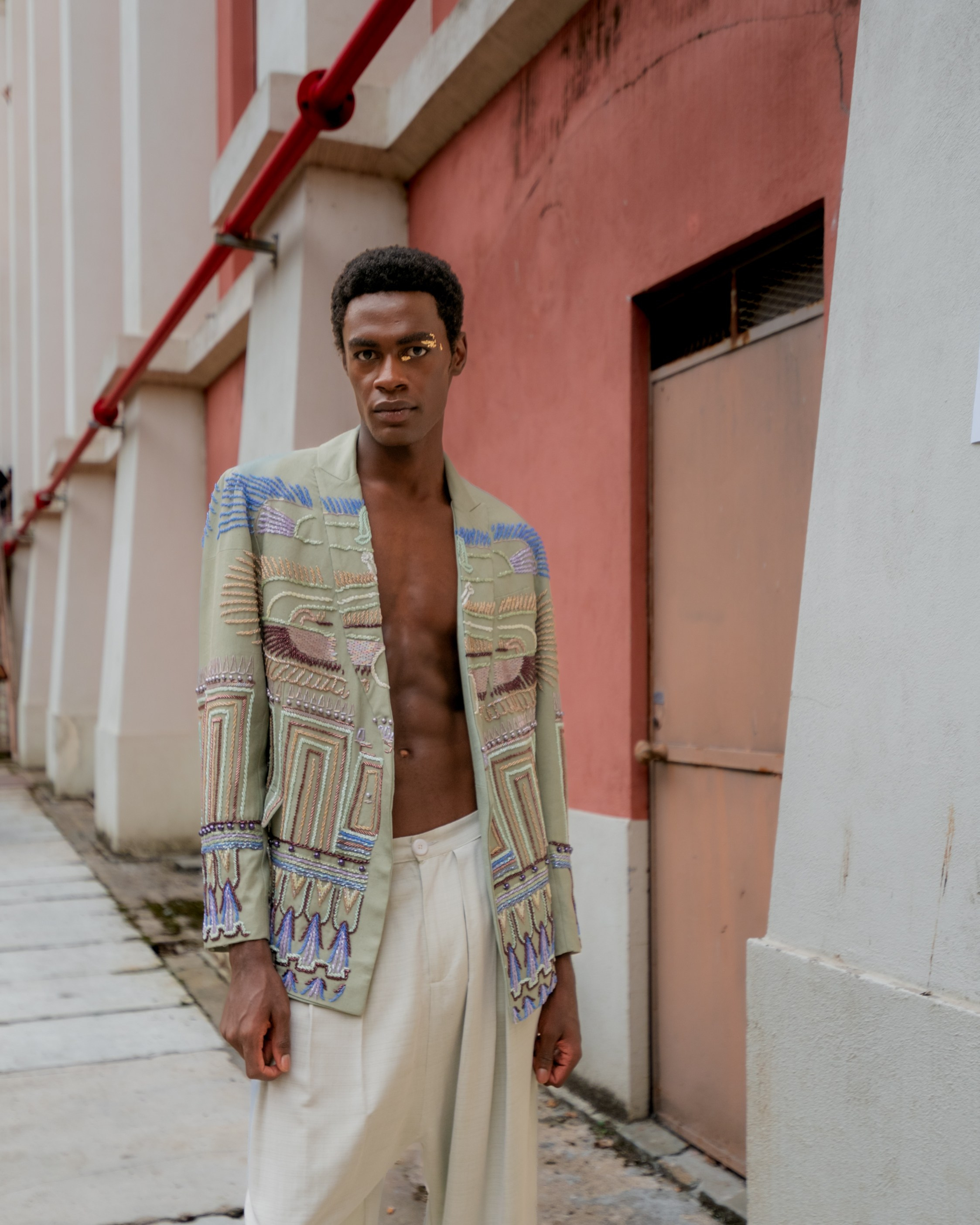 PORTUGAL FASHION WEEK SEPTEMBER 2023. Anastasiia Antoniuk portrait, family and couple photographer, Portugal