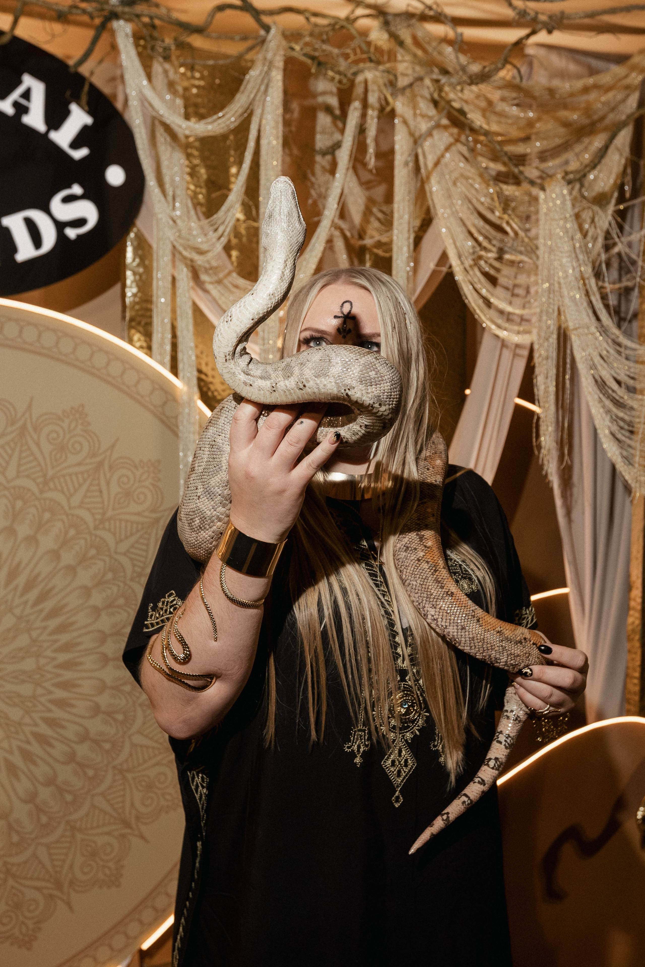 ILLEGAL FRIENDS — MIRAGE [PART I]. СВОИ. ФОТООТЧЕТЫ-СОБЫТИЯ-МЕСТА