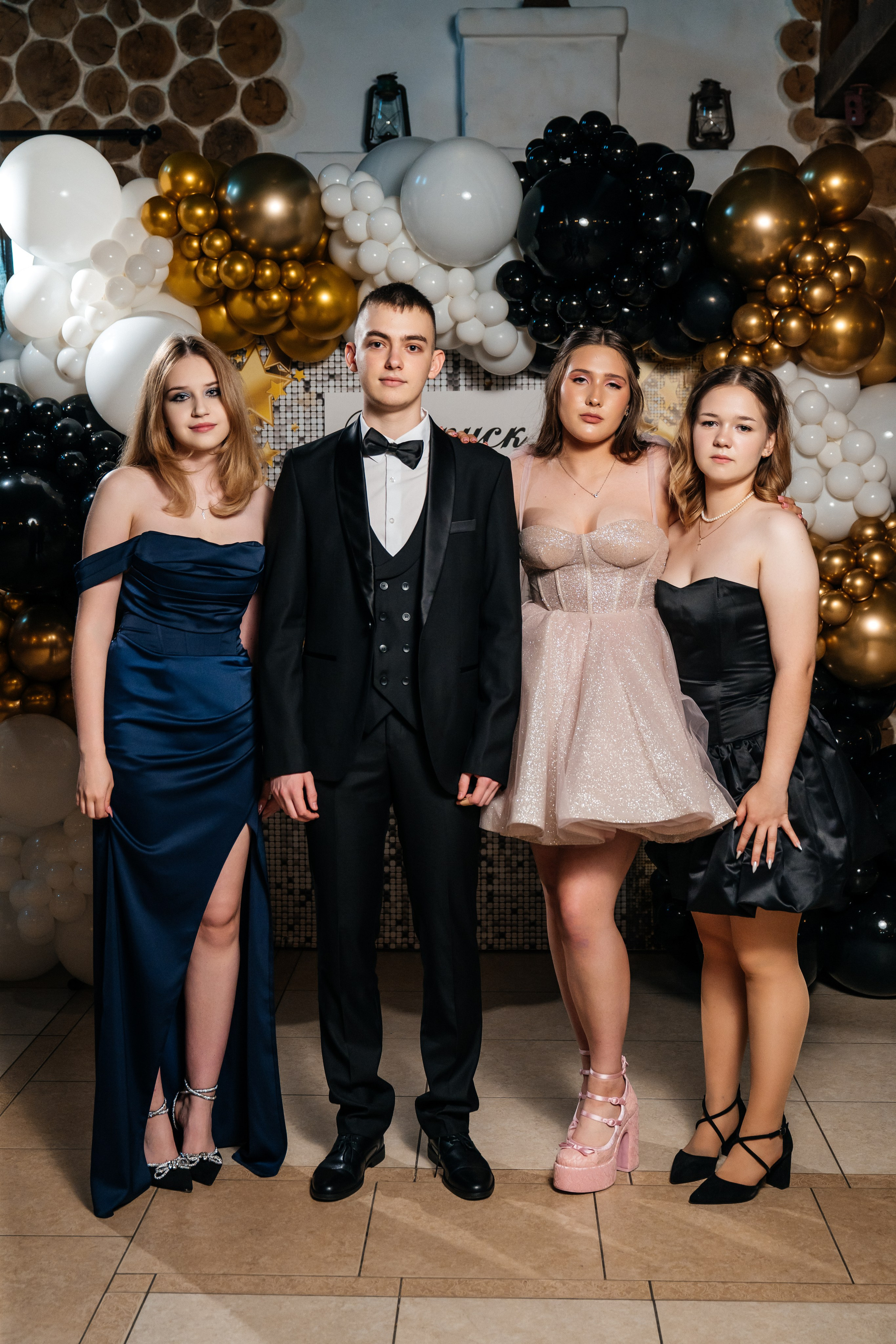 Выпускной. Репортаж. Школьный фотограф в Валуйках. Фотосессии для выпускников и изготовление выпускных альбомов в городе Валуйки и в Белгородской области