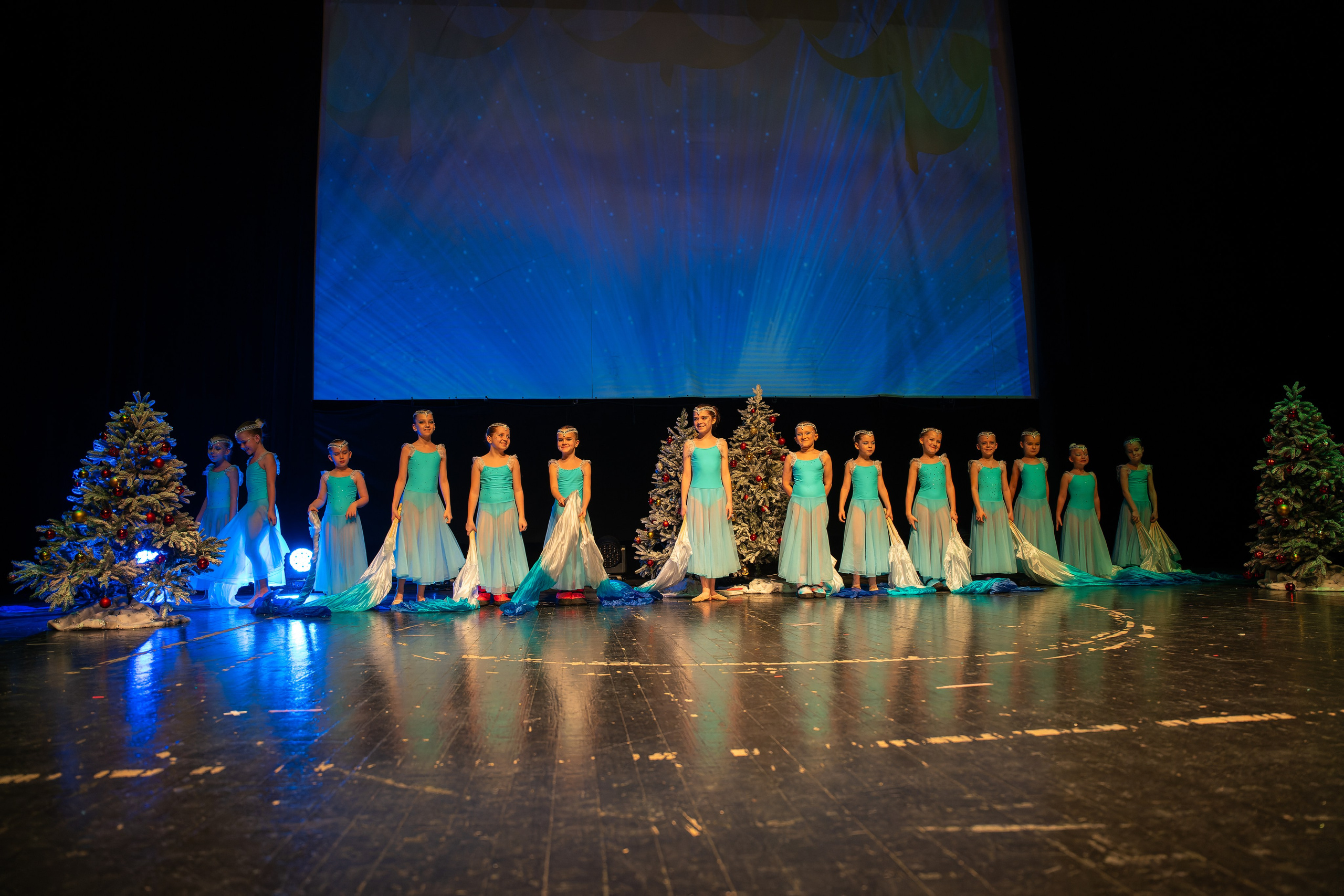 Съёмка новогодних праздников, елки для детей и родителей. «Студия DRONAVT`s» — видеосъёмка и фотография г. Москва