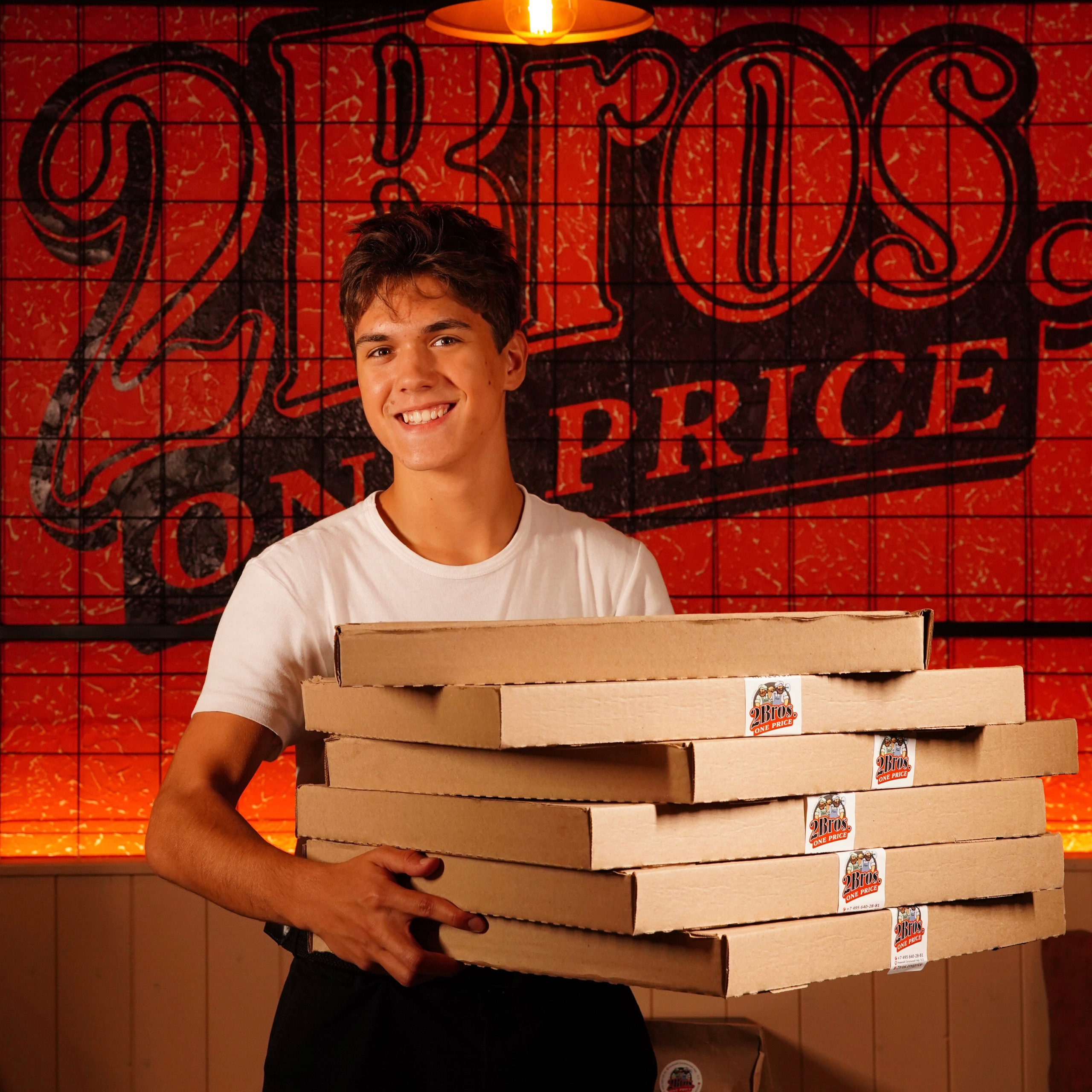 2Bros Pizza&Pasta. AMODEO STUDIO