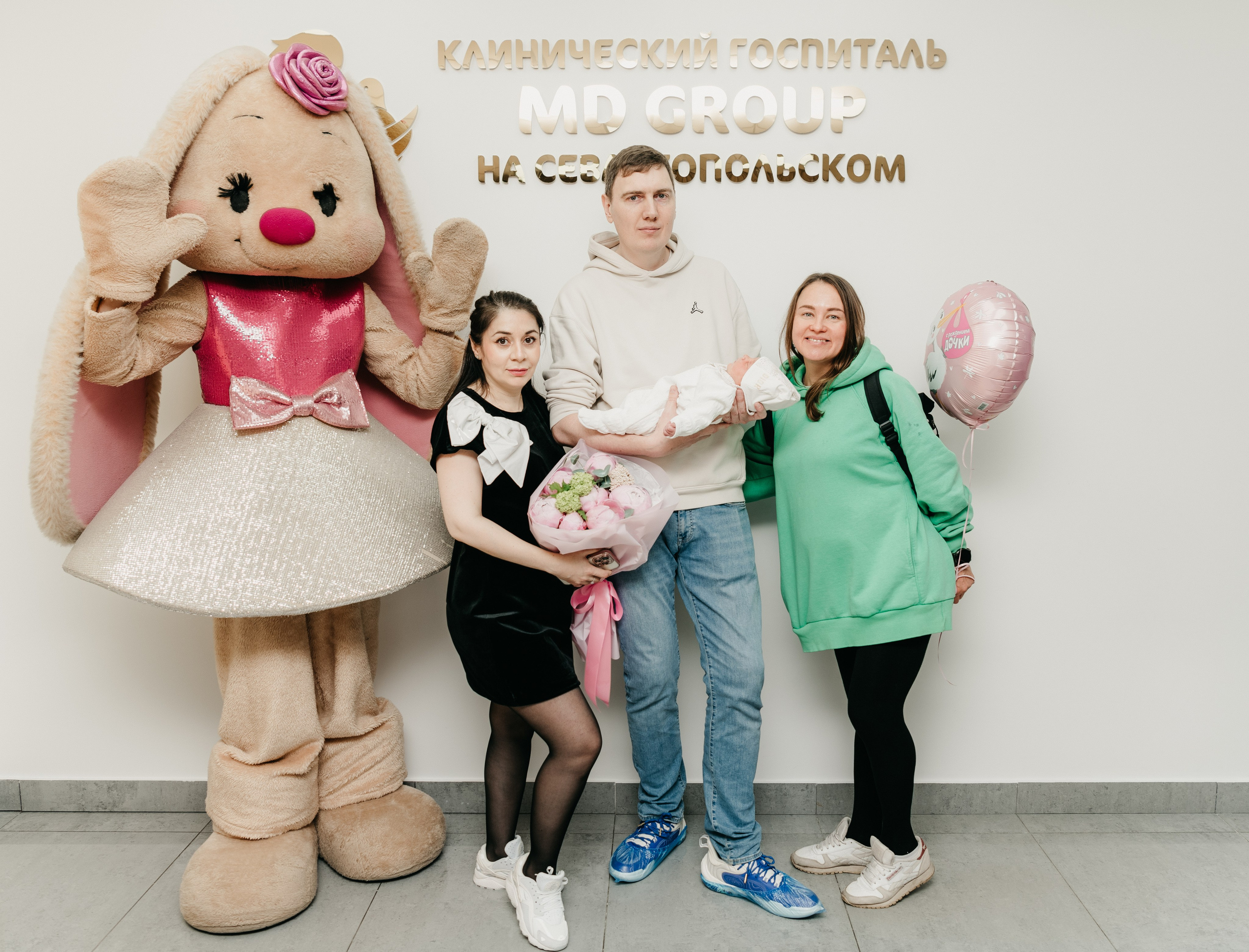 Выписка Евы. Мать и дитя на Севастопольском. Фотограф на выписку из роддома в Москве и МО