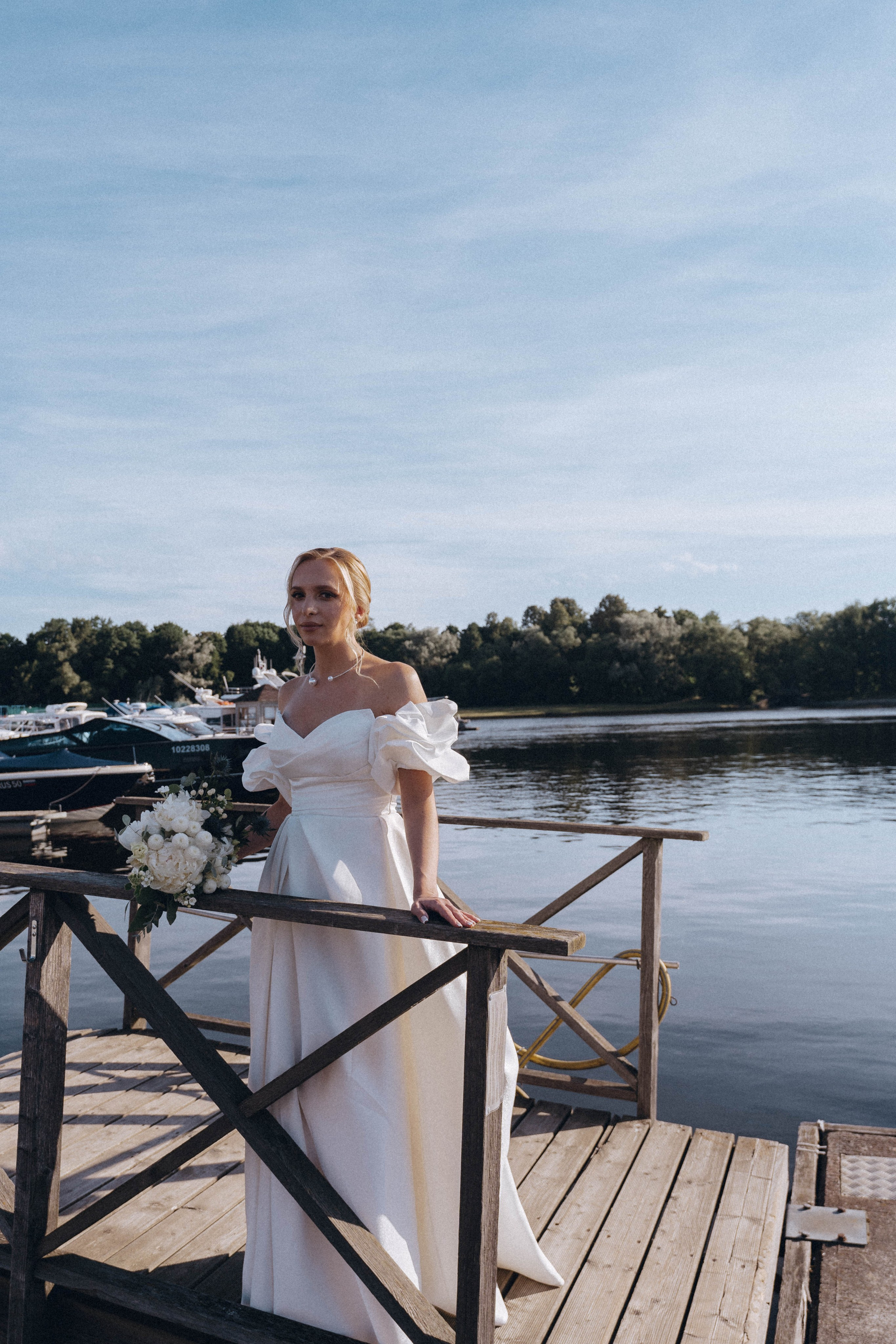 СВАДЕНБНАЯ СЬЕМКА НА КАТЕРЕ ПО КАНАЛАМ САНКТ-ПЕТЕРБУРГА И В АКВАТОРИИ НЕВЫ. Профессиональный фотограф, Санкт-Петербург — Виктория Богомолова