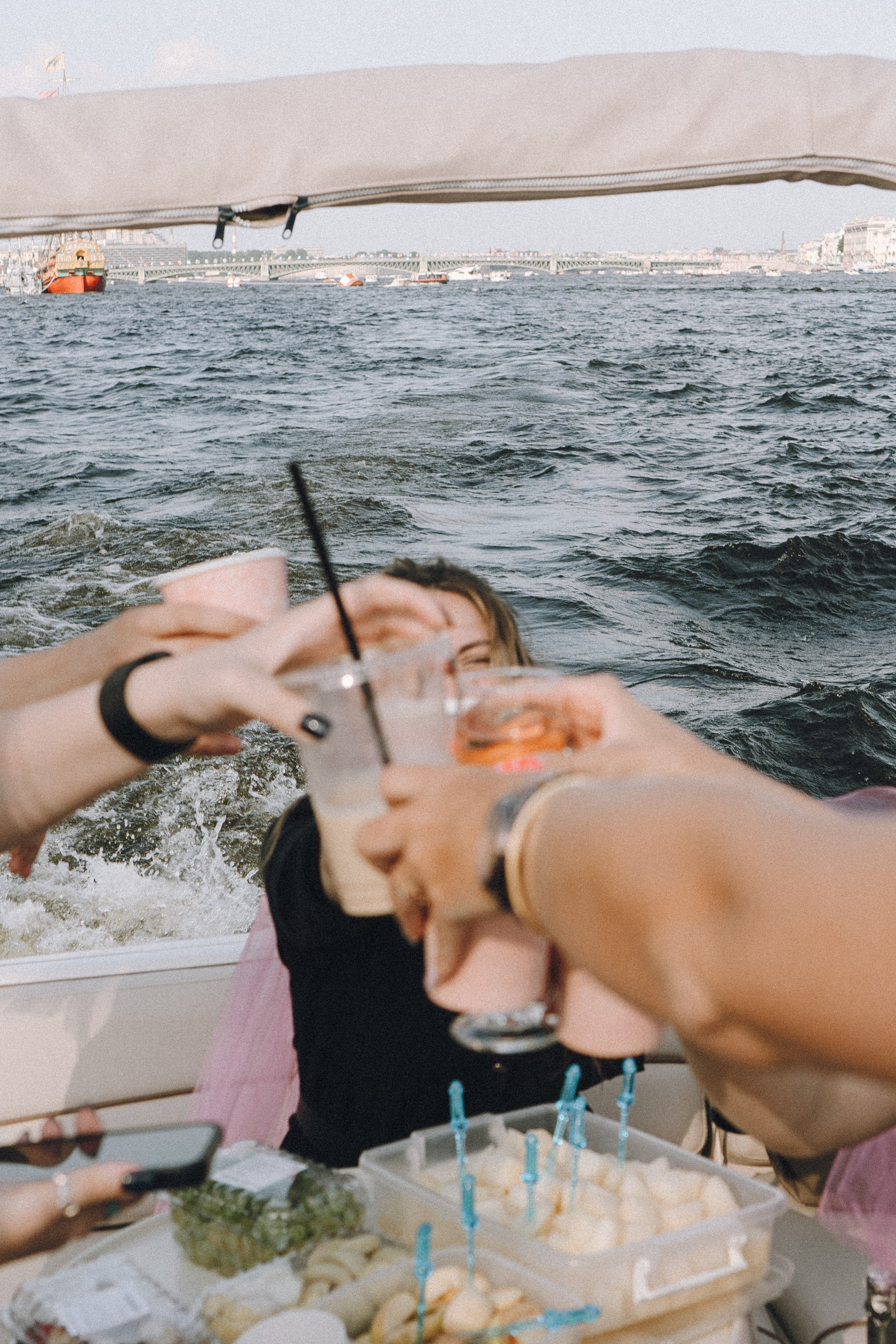 ДЕВИЧНИК НА КАТЕРЕ. Профессиональный фотограф, Санкт-Петербург — Виктория Богомолова