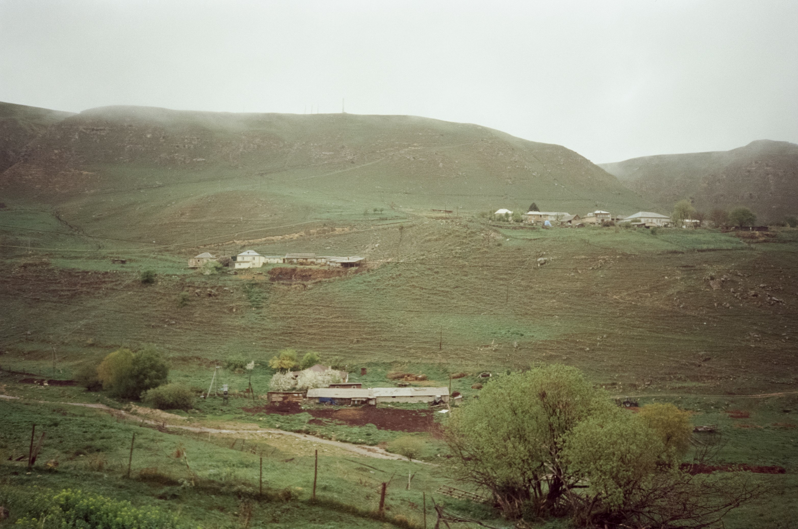 Дорога на Джилы-Су в дождливое утро. Туман. Фотограф-документалист Мария Осокина