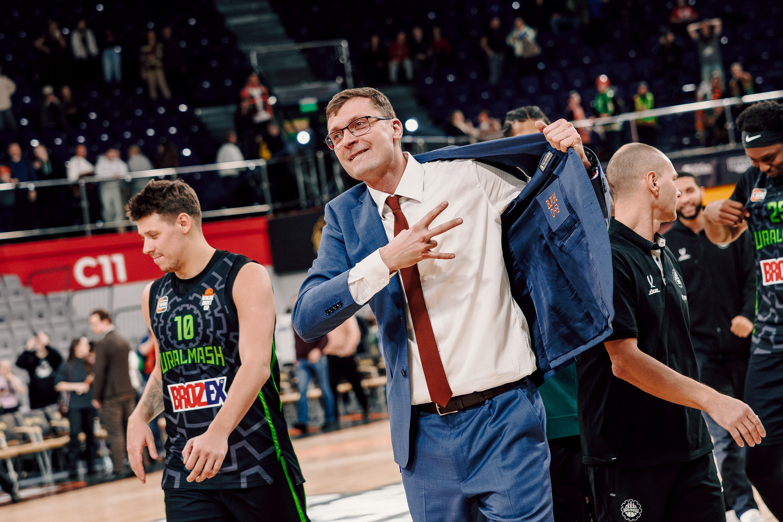 Winline Basket Cup — УРАЛМАШ — УНИКС. Лёшка Варзегов — фотограф