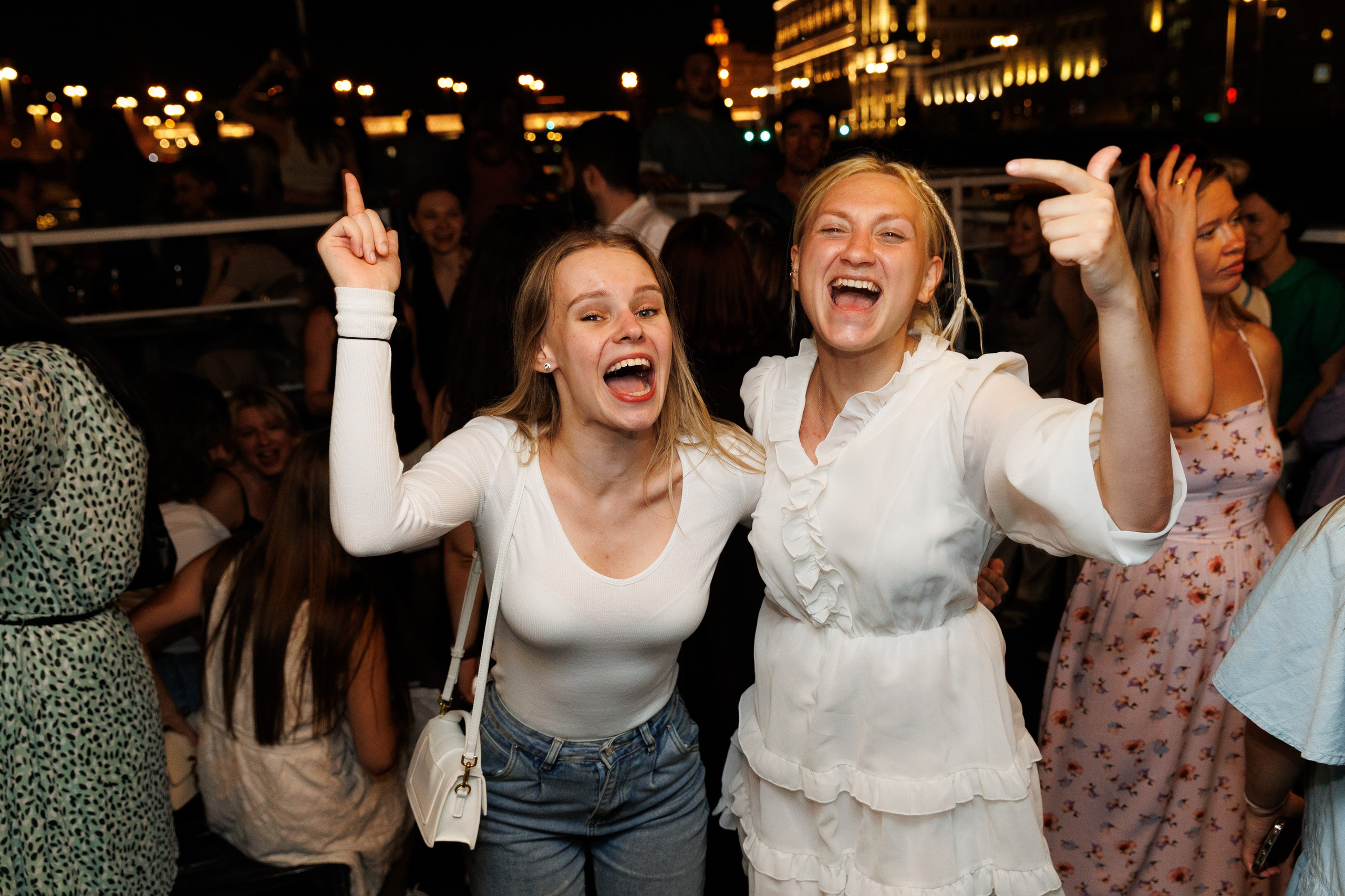 На теплоходах музыка играет. Репортажный Фотограф в Москве Юра Гушан