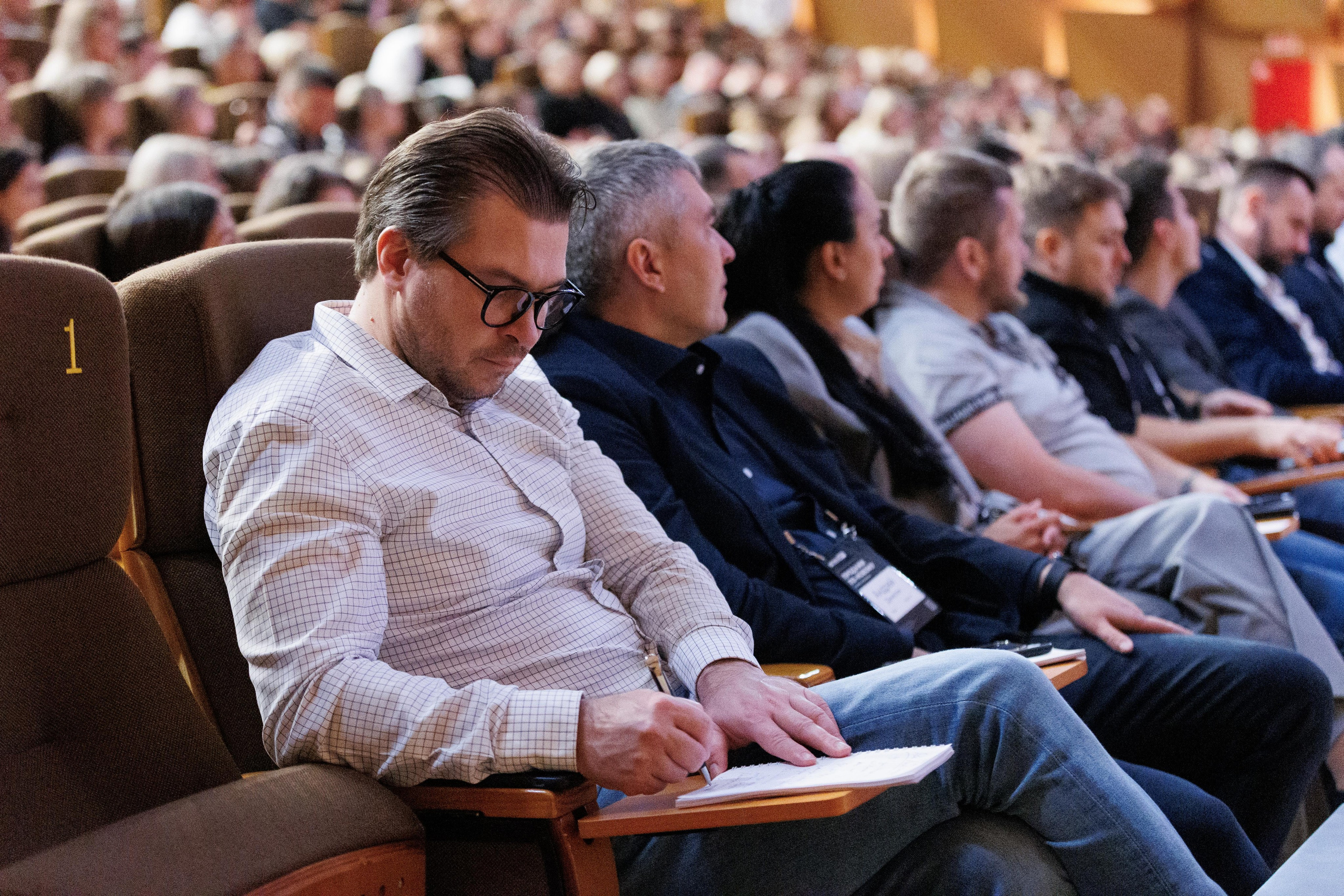 Форум Максима Батырева «Продажи по-новому». Репортажный Фотограф в Москве Юра Гушан