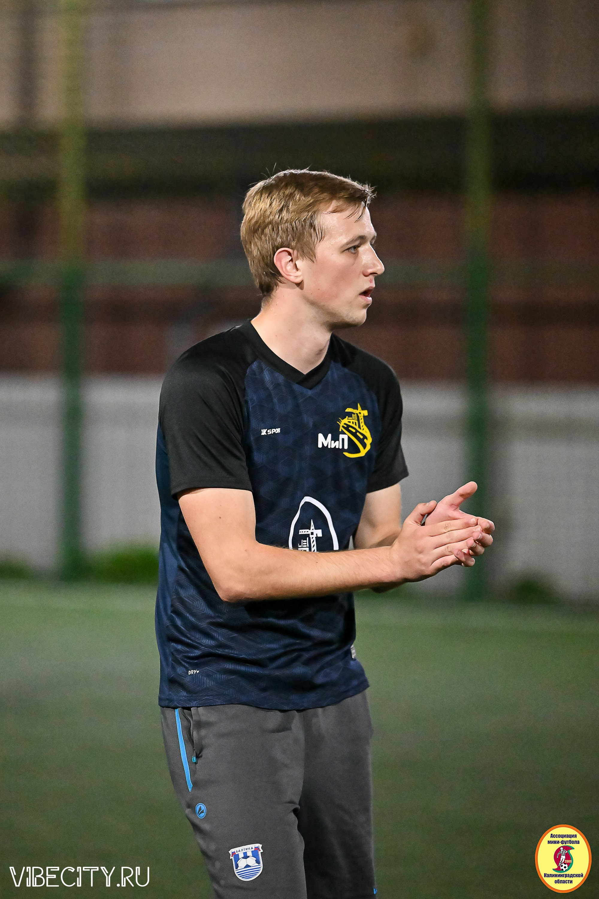 ФИНАЛЬНЫЕ ИГРЫ КУБКА МИНИ-ФУТБОЛЬНОЙ ЛИГИ И КУБКА КОРПОРАТИВНОЙ МФЛ 2025. VIBECITY.RU Вайб Сити Ру Фоторепортажи Фотоотчеты Калининград