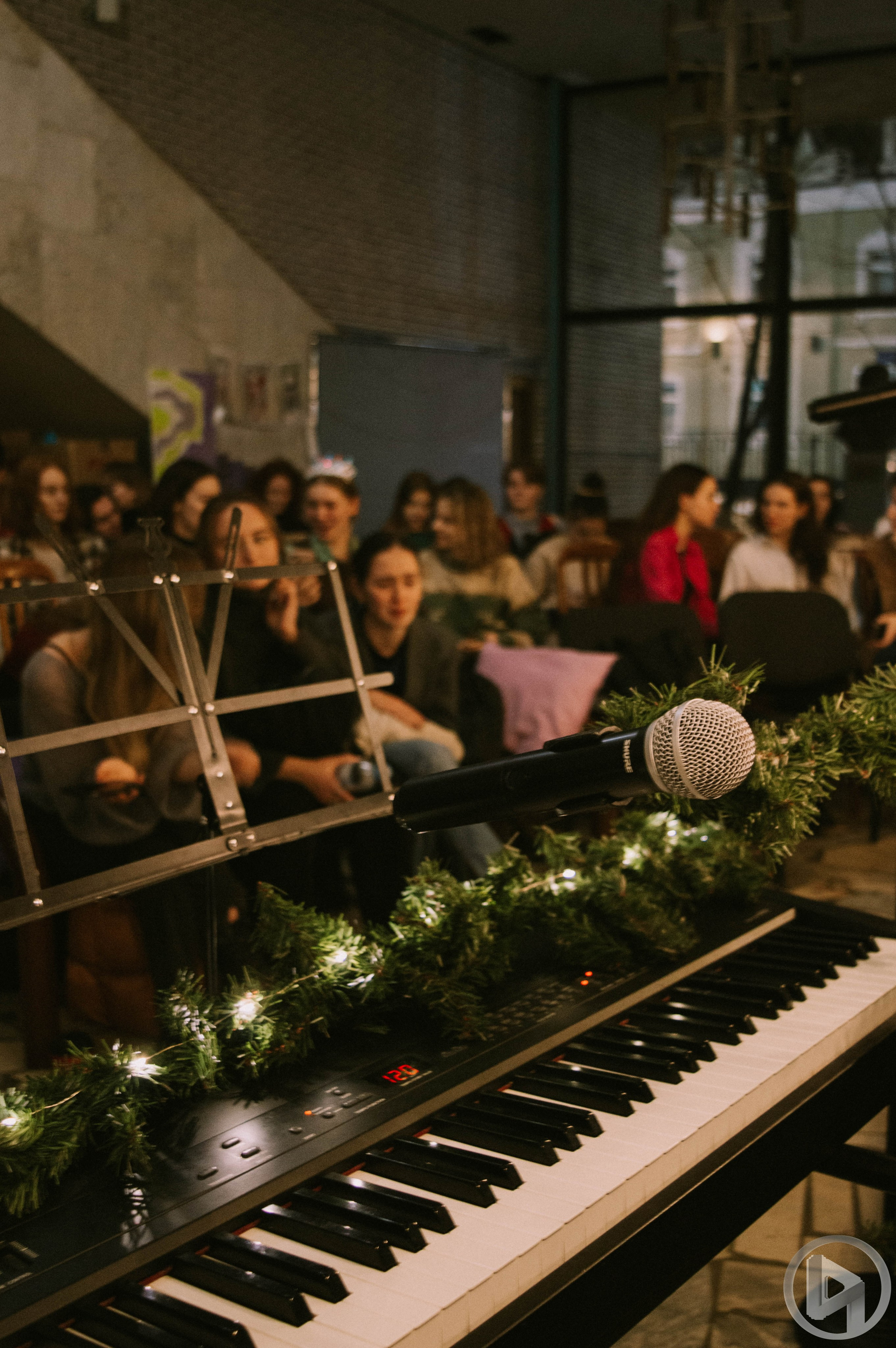 Квартирник MSLU STUDLIFE. Фотограф Анастасия Лощакова в Москве