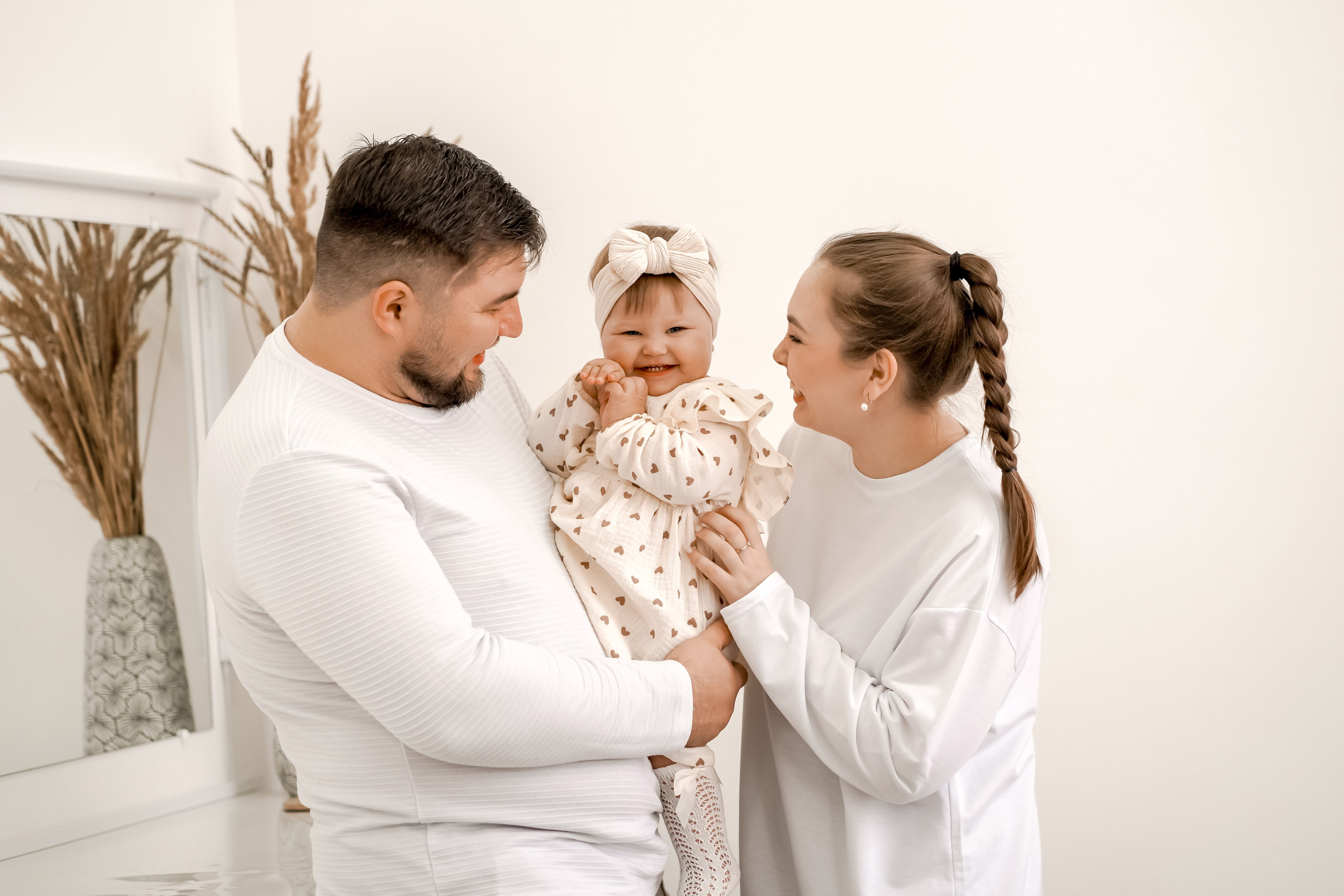 Семейная новогодняя фотосъемка в студии. Фотограф Ким Наталья в Красноярске