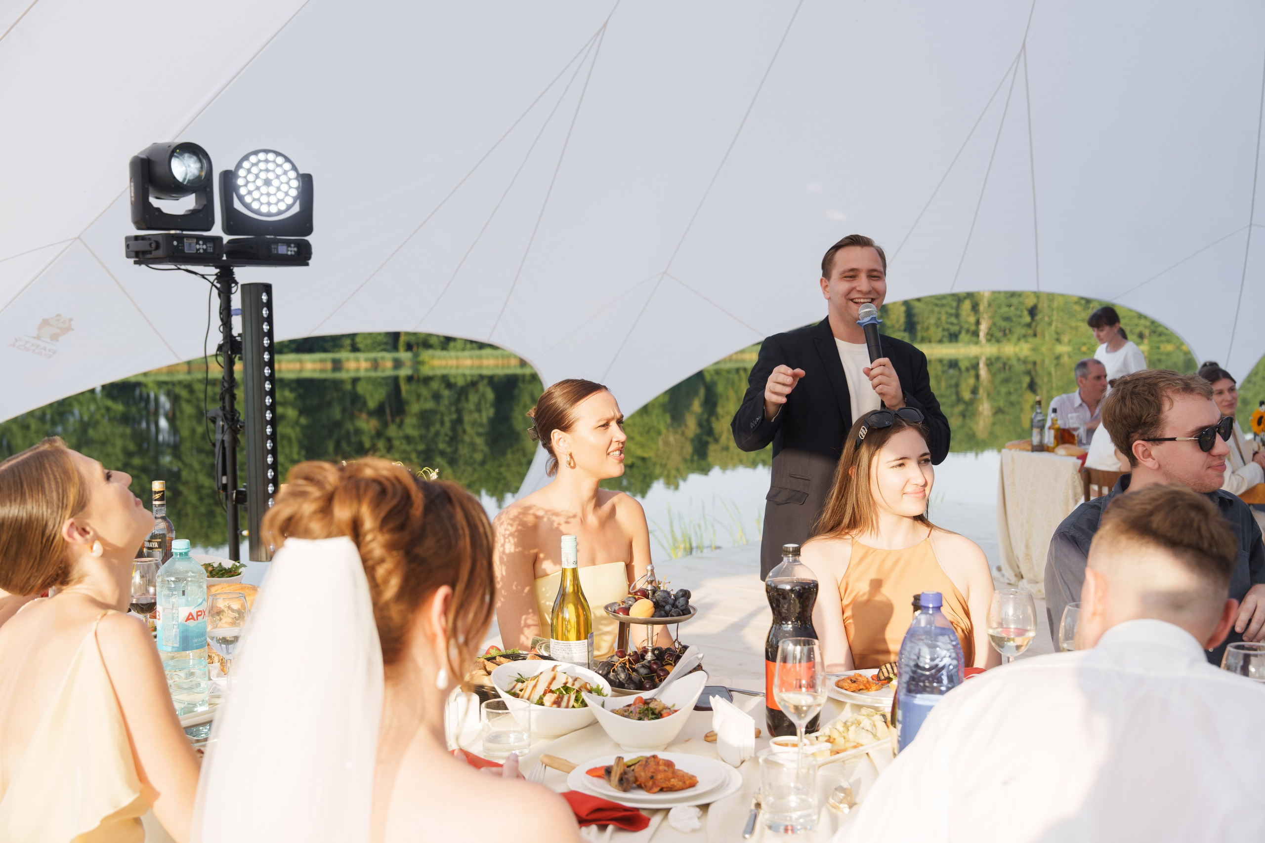 Михаил и Ольга (банкетная часть г. Брянск). Свадебный и репортажный фотограф Элина Козырьянова