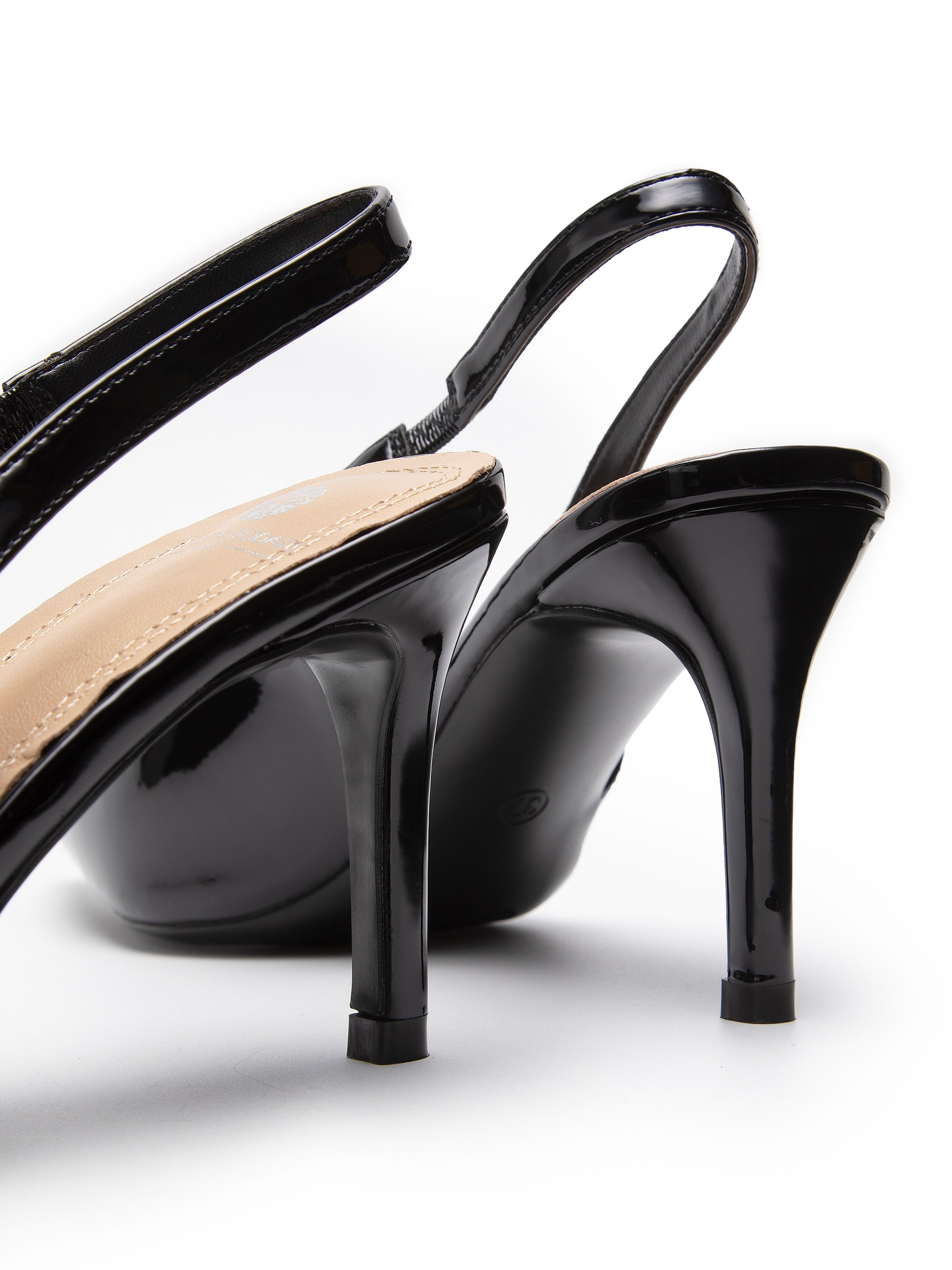 Каталожная фотография обуви. Фотограф в Москве Егор Гончаров