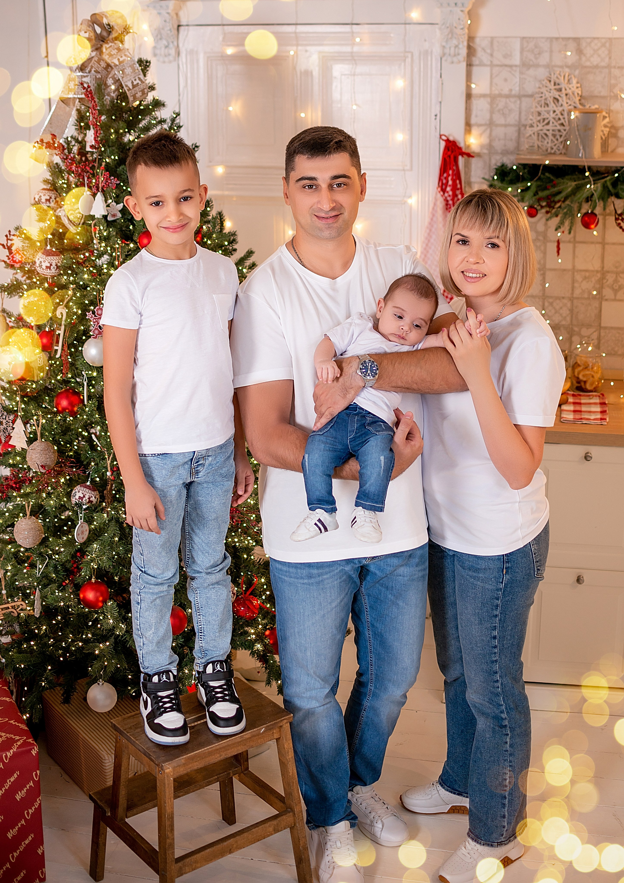 Новогодняя семейная фотосессия в Краснодаре 2023-2024. Фотограф новорожденных Краснодар Малышенко Надежда