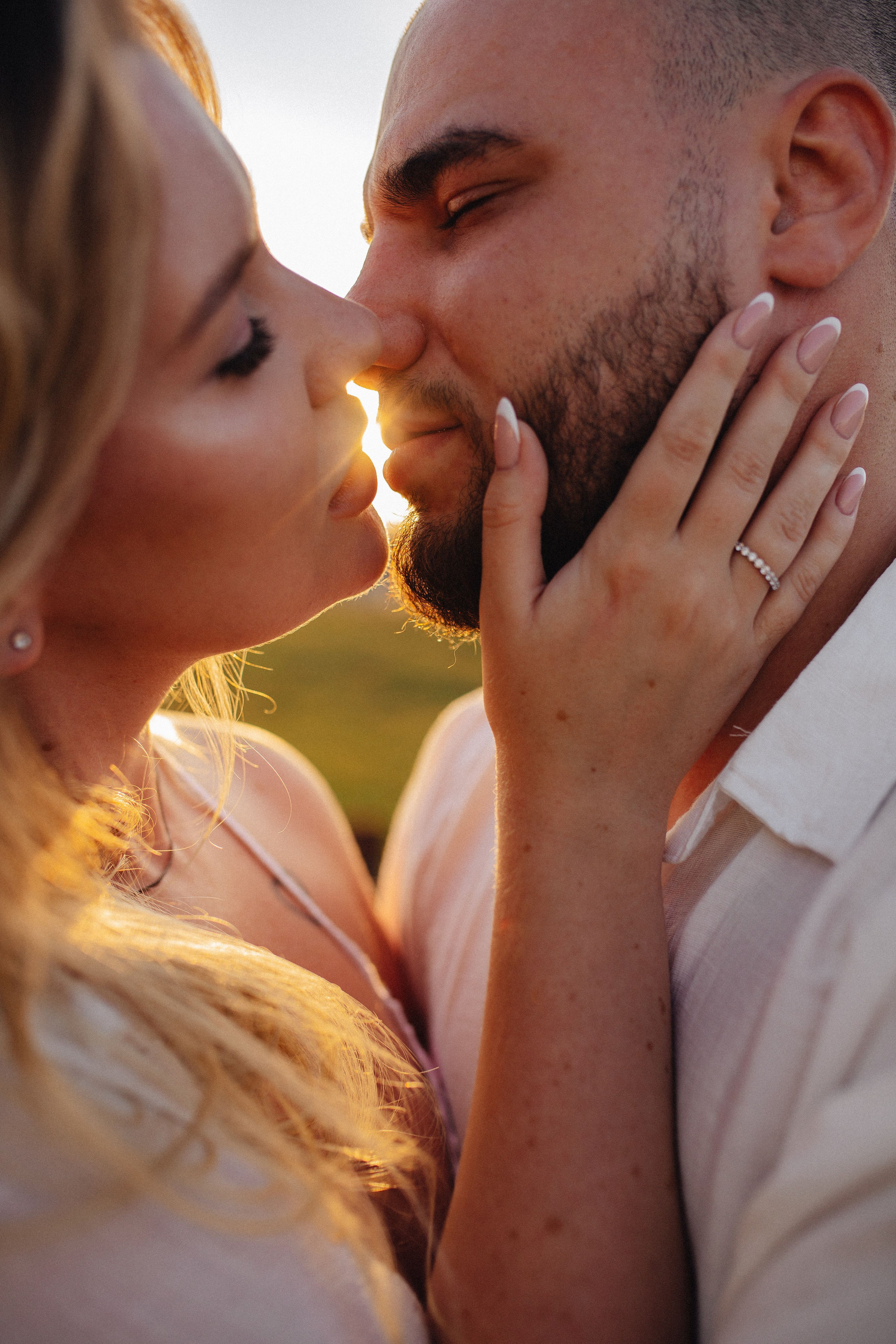 Летним вечером на пляже. Свадебный фотограф Новосибирск