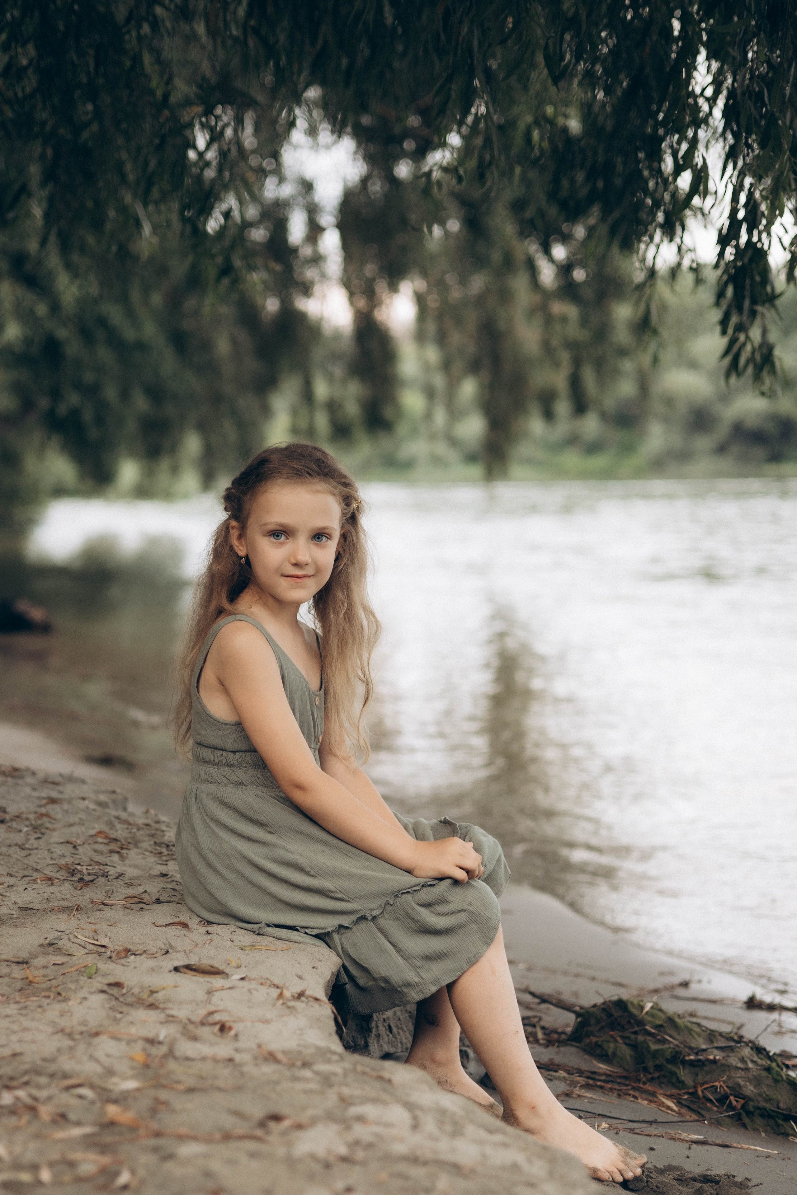 Семейная у реки. Isaevamarina.wfolio.pro