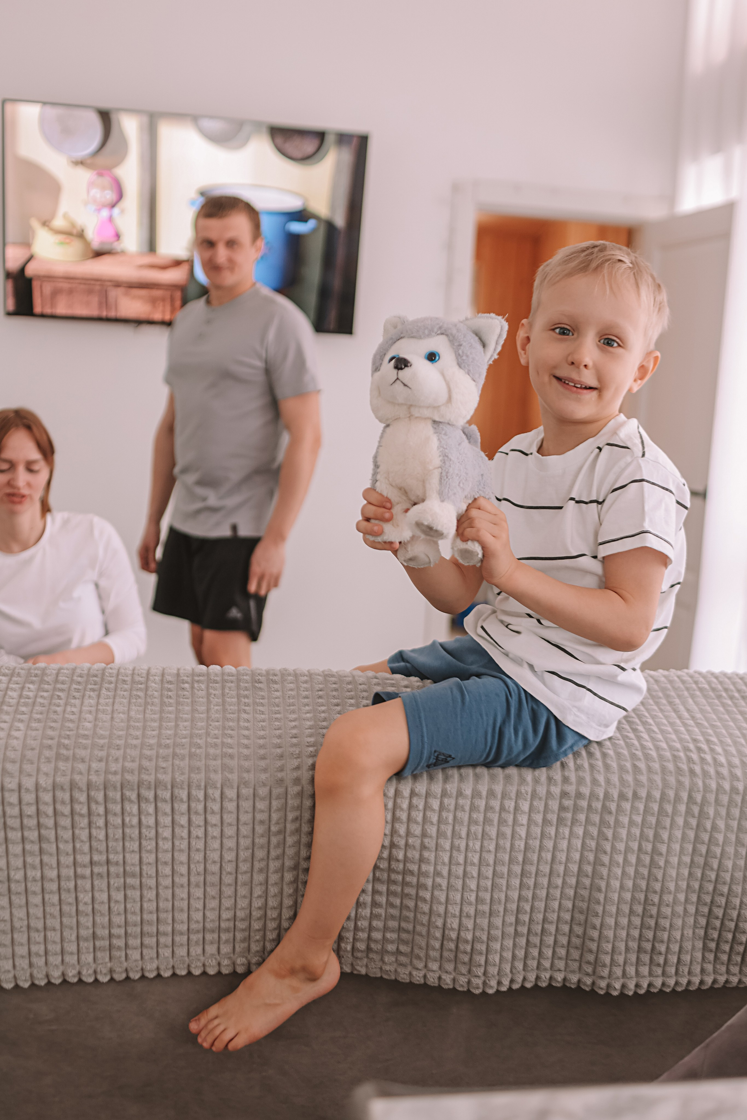 Семейная в домике (репортаж). Семейный фотограф Тюмень, фотограф на роды Салмина Мария