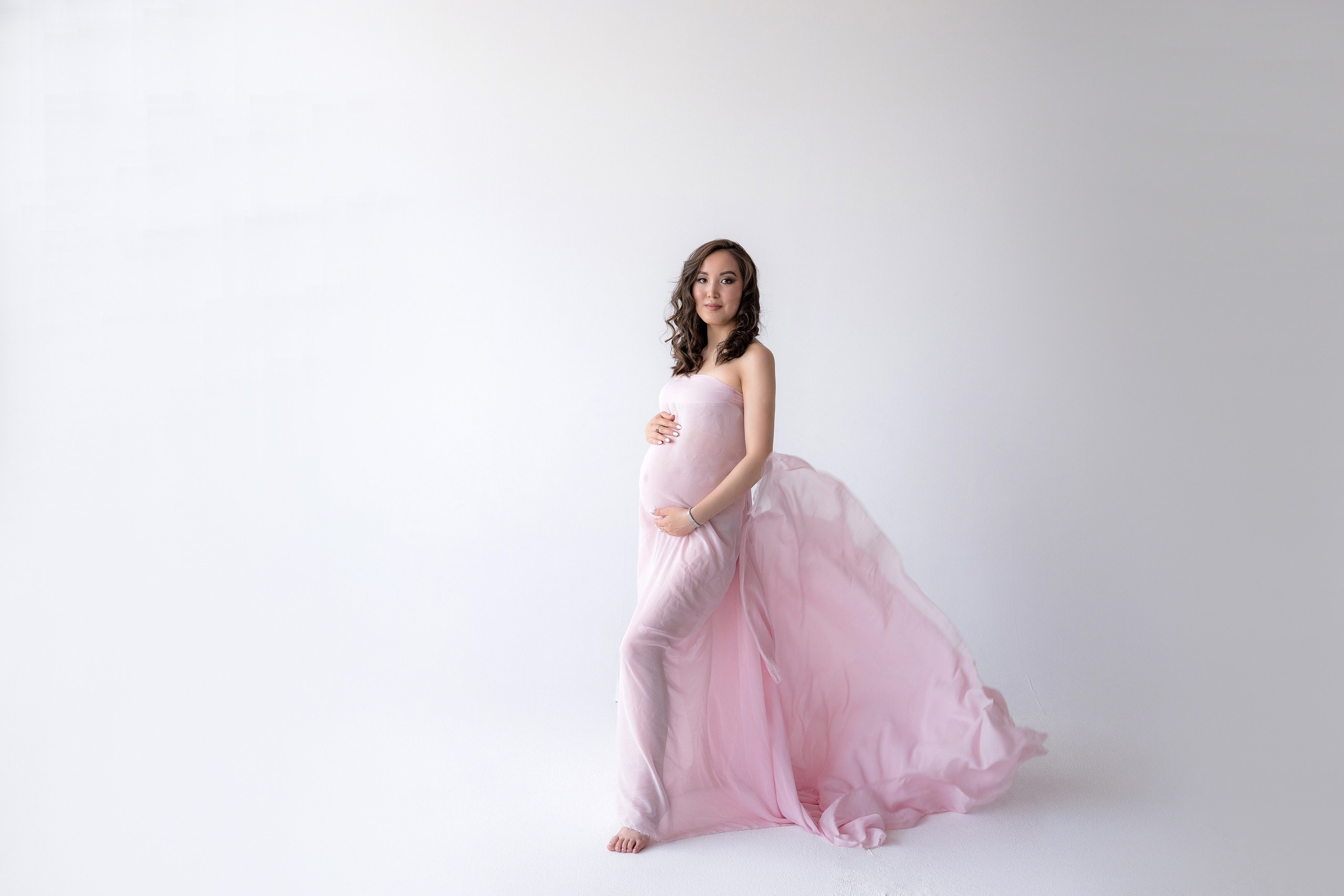 Ткани для беременных. Фотостудия Малина в городе Улан-Удэ. Фотограф Ирина Жарникова