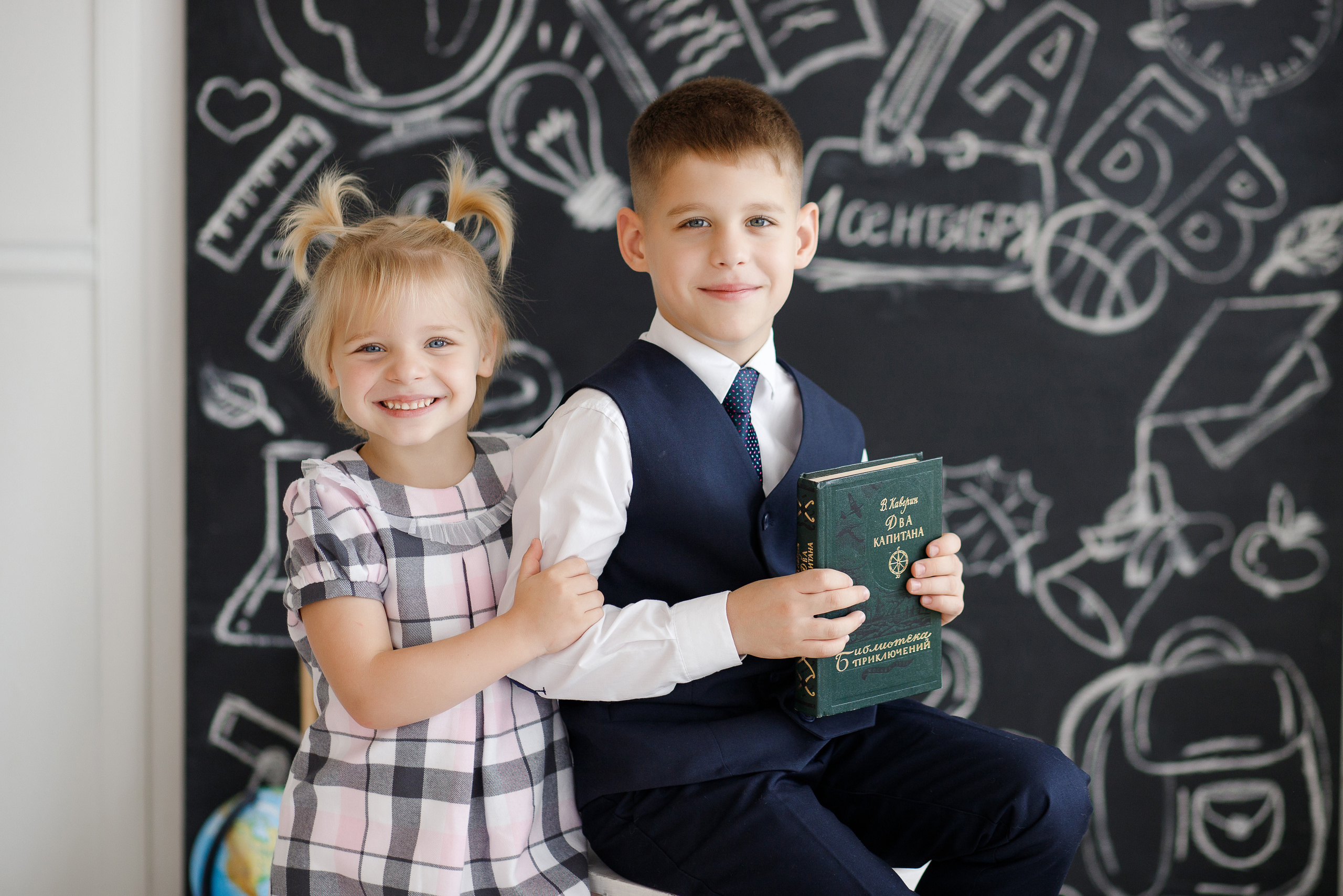 Семейная фотосессия в фотостудии и на природе в Твери. Свадебный и семейный фотограф в Твери и Тверской области