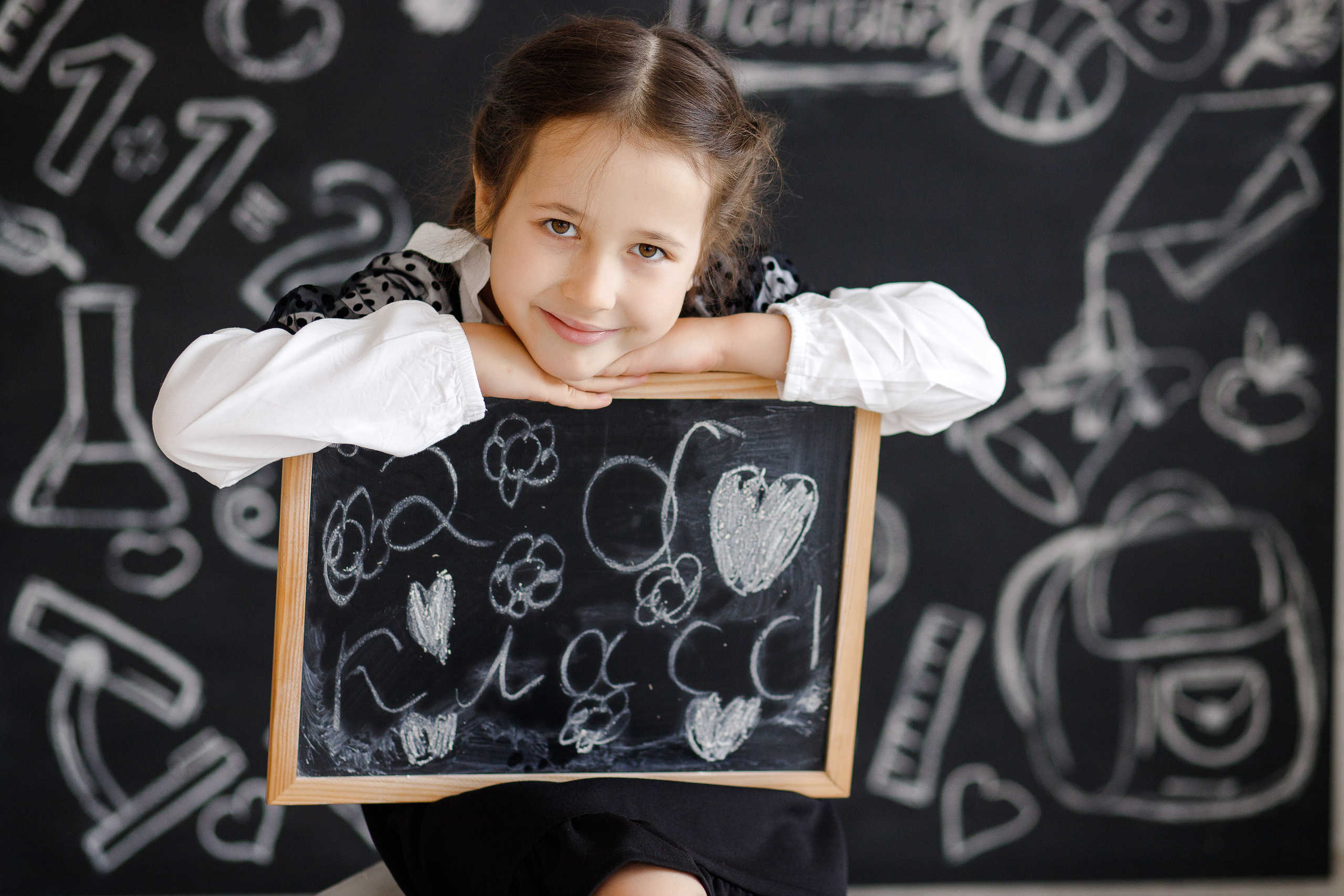 Семейная фотосессия в фотостудии и на природе в Твери. Свадебный и семейный фотограф в Твери и Тверской области
