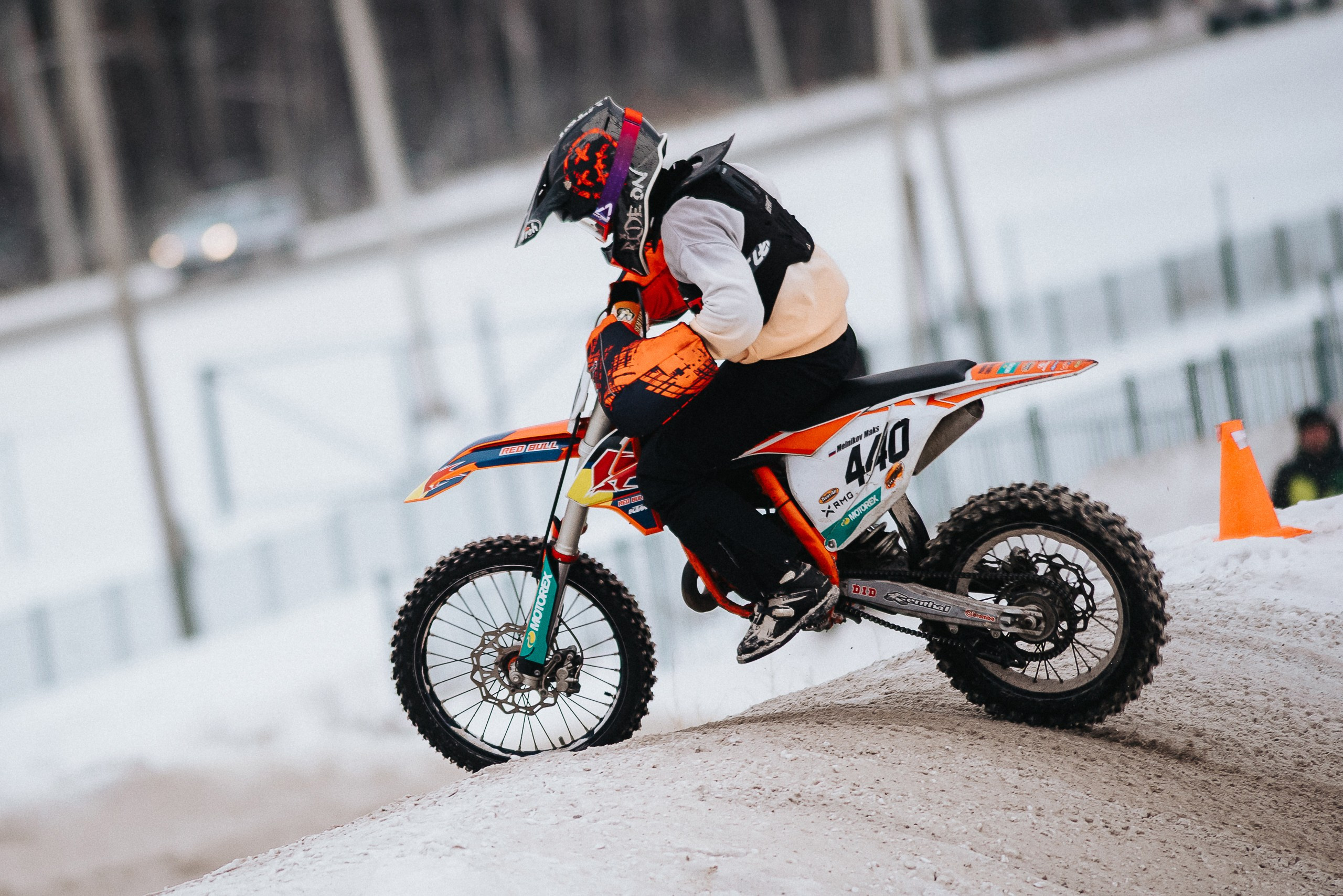 29.12.2024 — Праздничная тренировка на мотоциклетной трассе Люскус. Репортажный фотограф в Кемерово