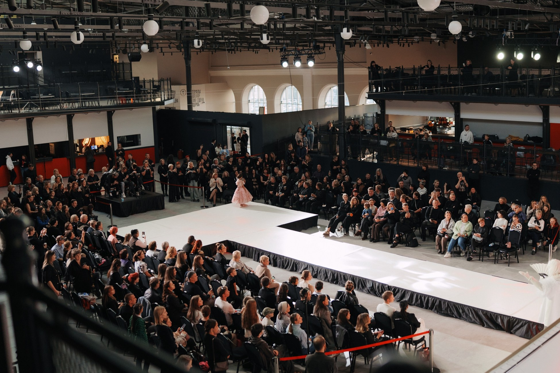 Kids Fashion Week. Annyshka