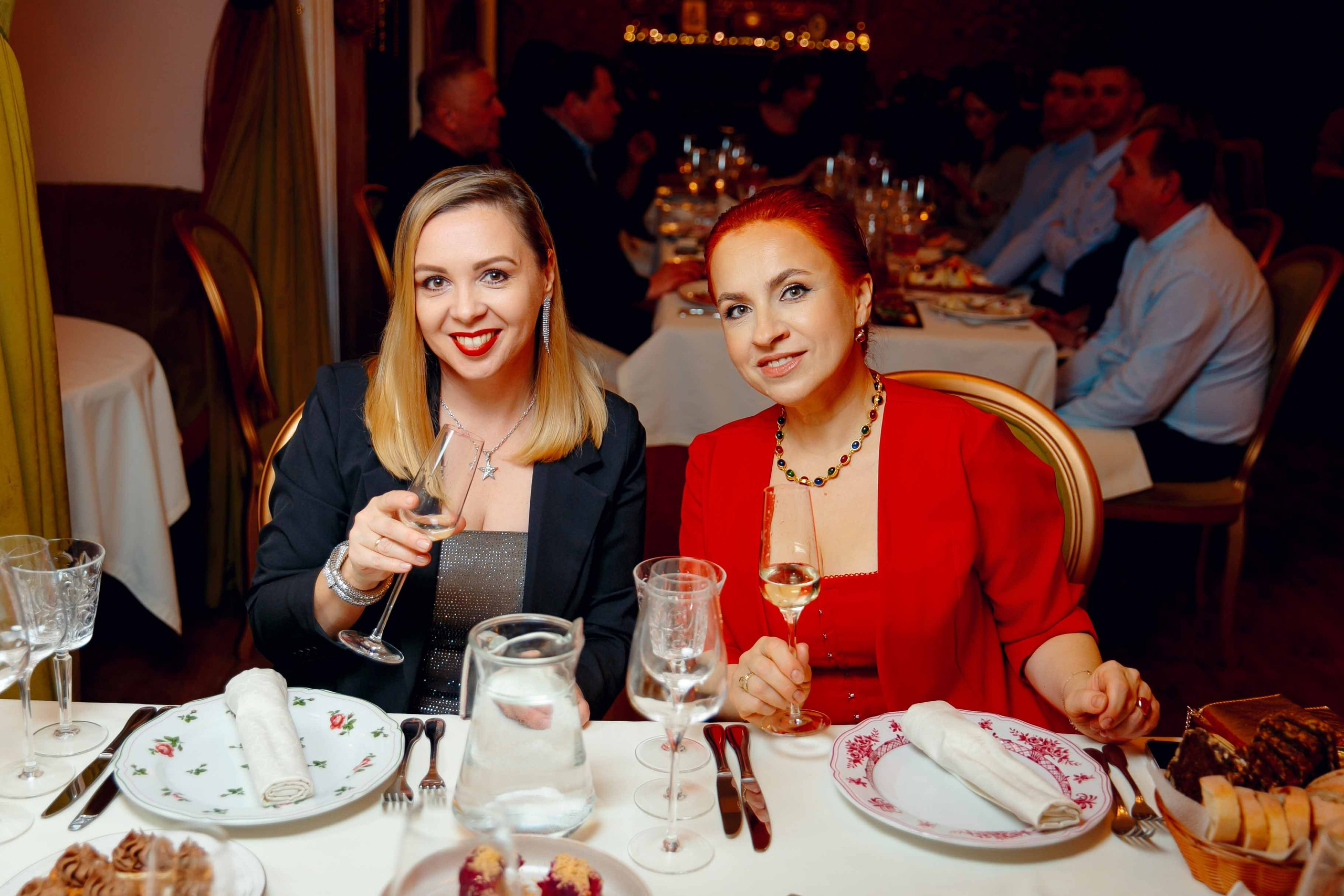 Вечер в «Дежавю». Ваш репортажный фотограф Артемий Антонов