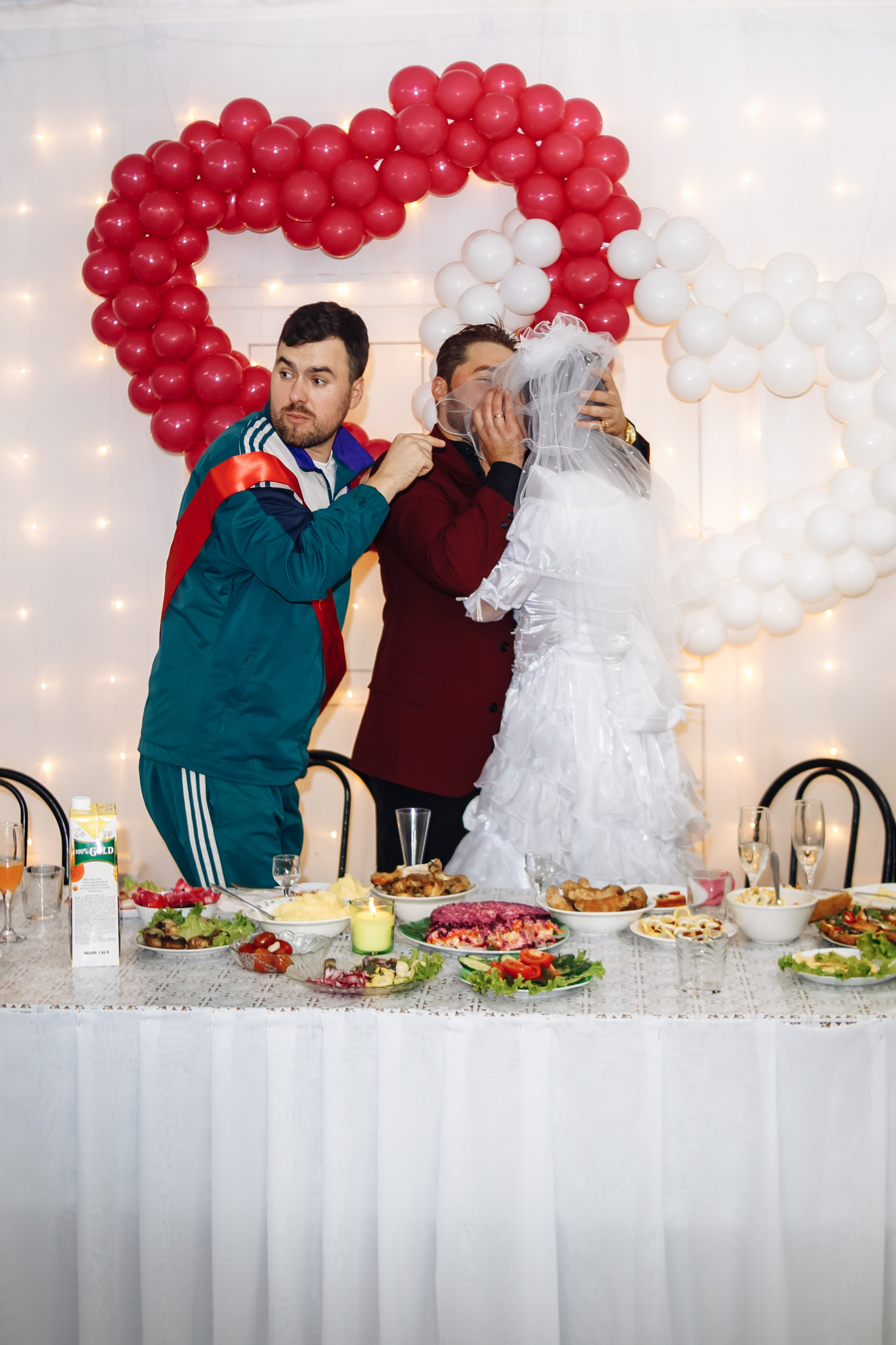 Свадебная фотосессия в стиле 90-х. Свадебный и семейный фотограф в Краснодарском крае Мария Данилкина