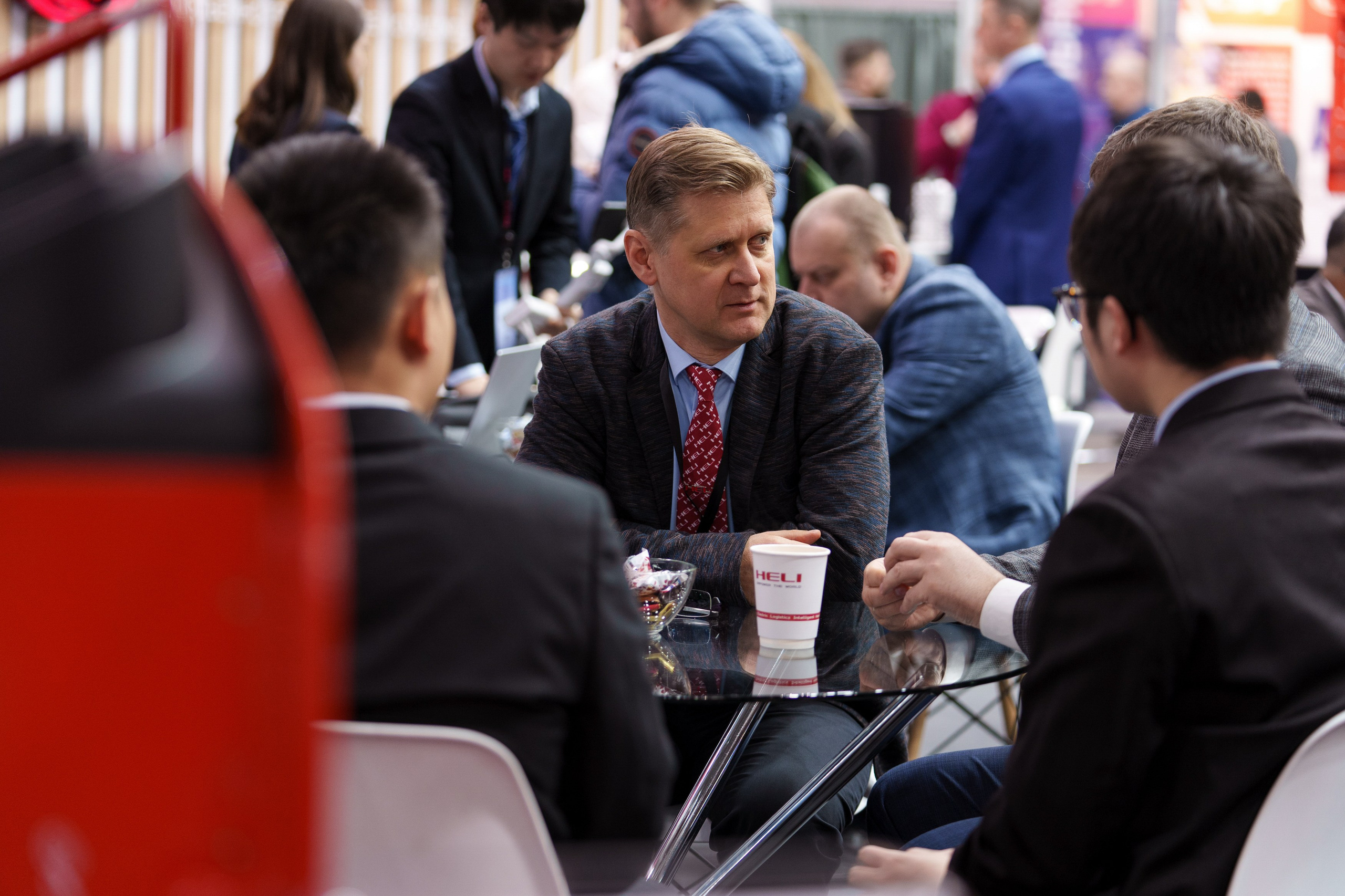 HELI. Стенд в Крокус Экспо. Фотограф Саша Блюз