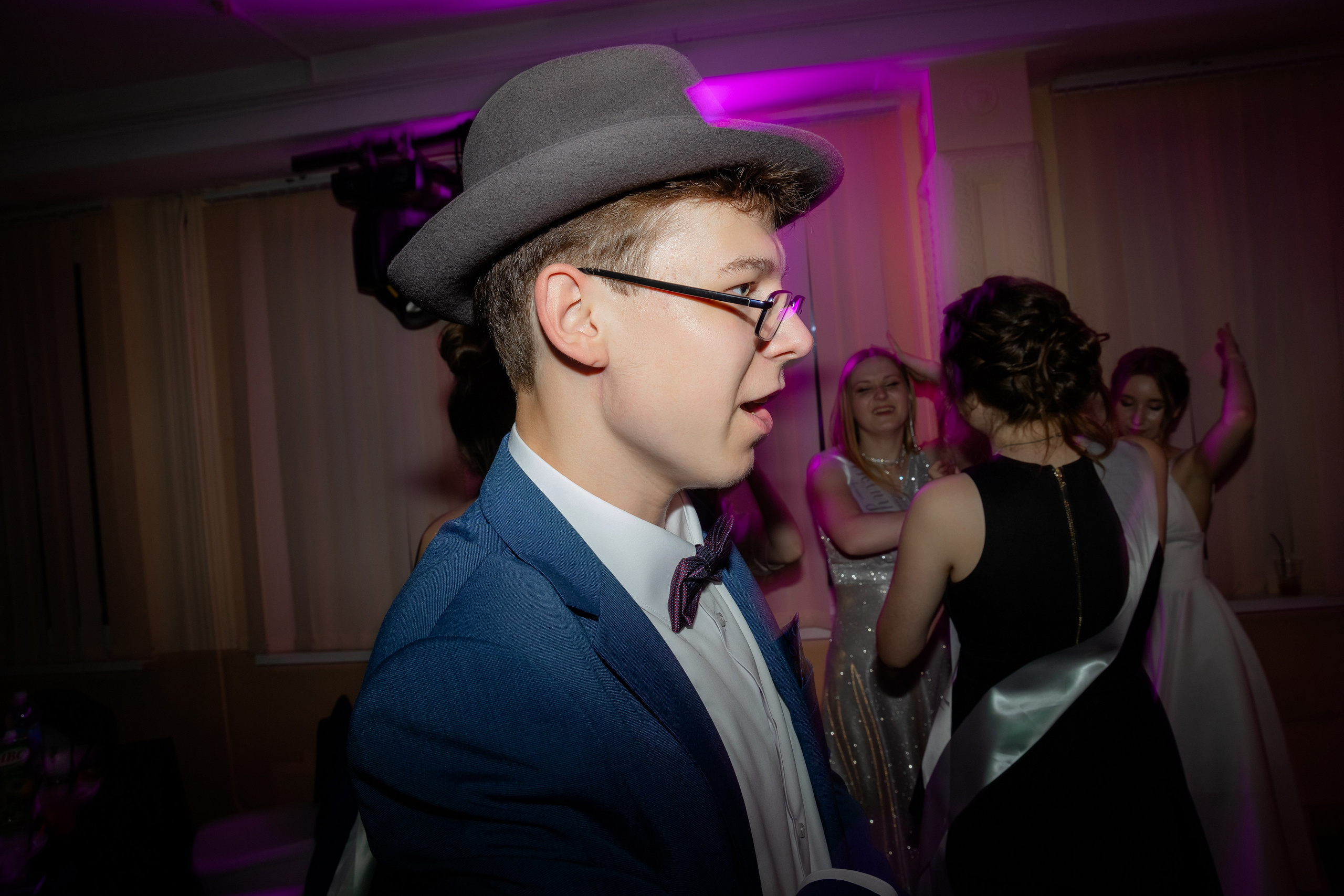 Школьный выпускной 2024 год в Соколе (Минск). Свадебный фотограф в Минске/Беларуси Сергей Спиридонов