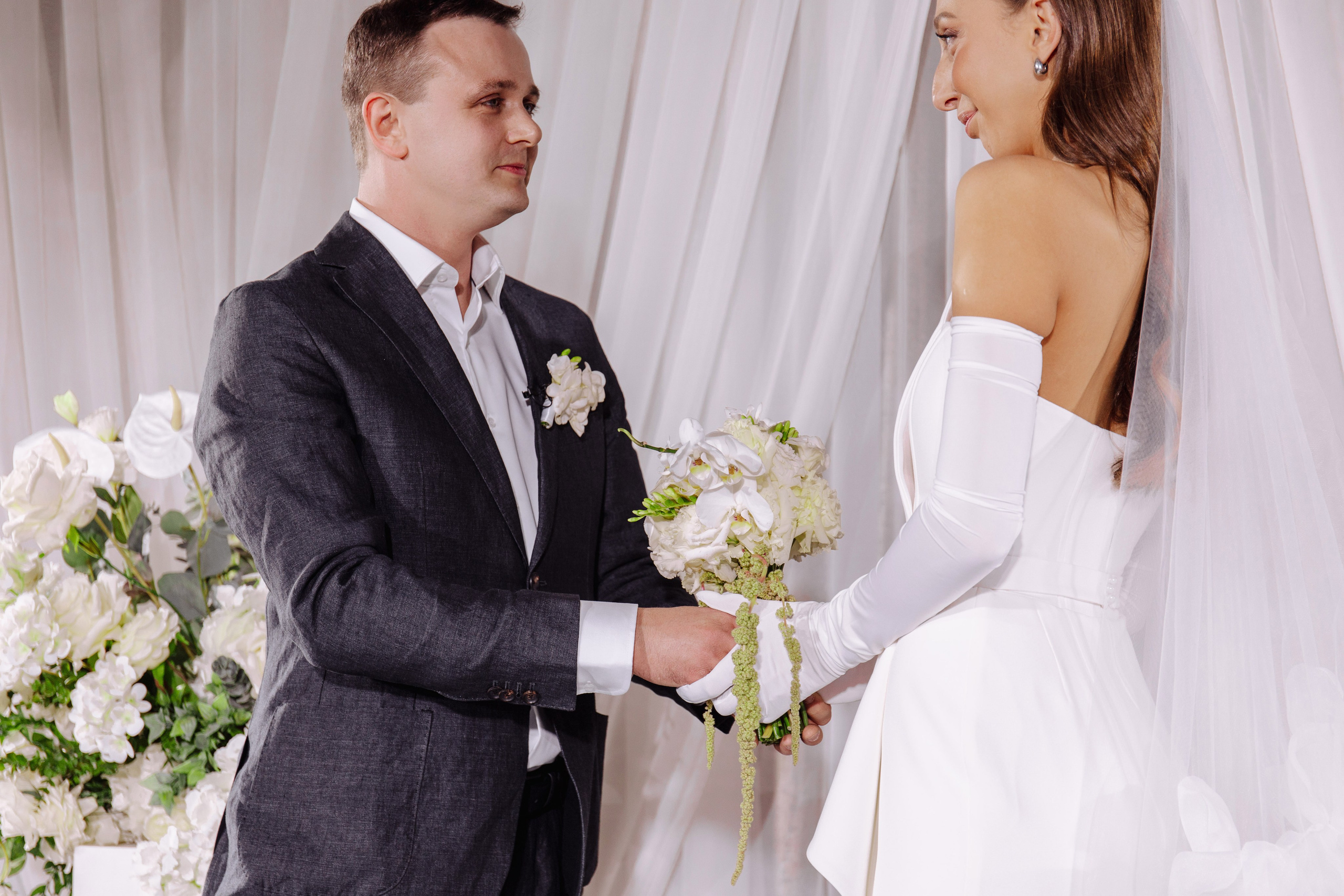 Свадебная фотосессия красивый банкет. Свадебный фотограф в Екатеринбурге Илья Корсаков