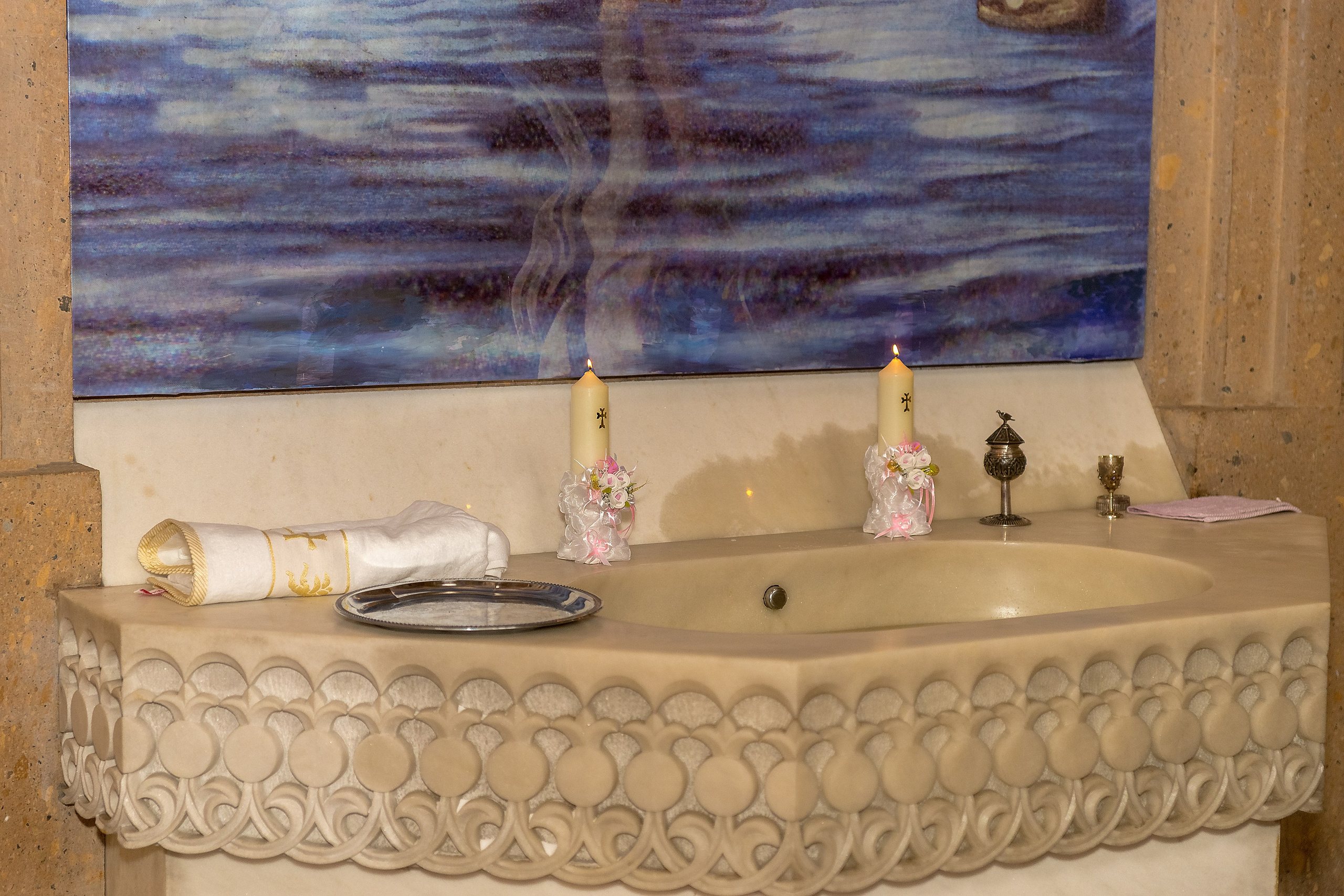 Крещение в армянской церкви. Фотограф Владимир Артамонов