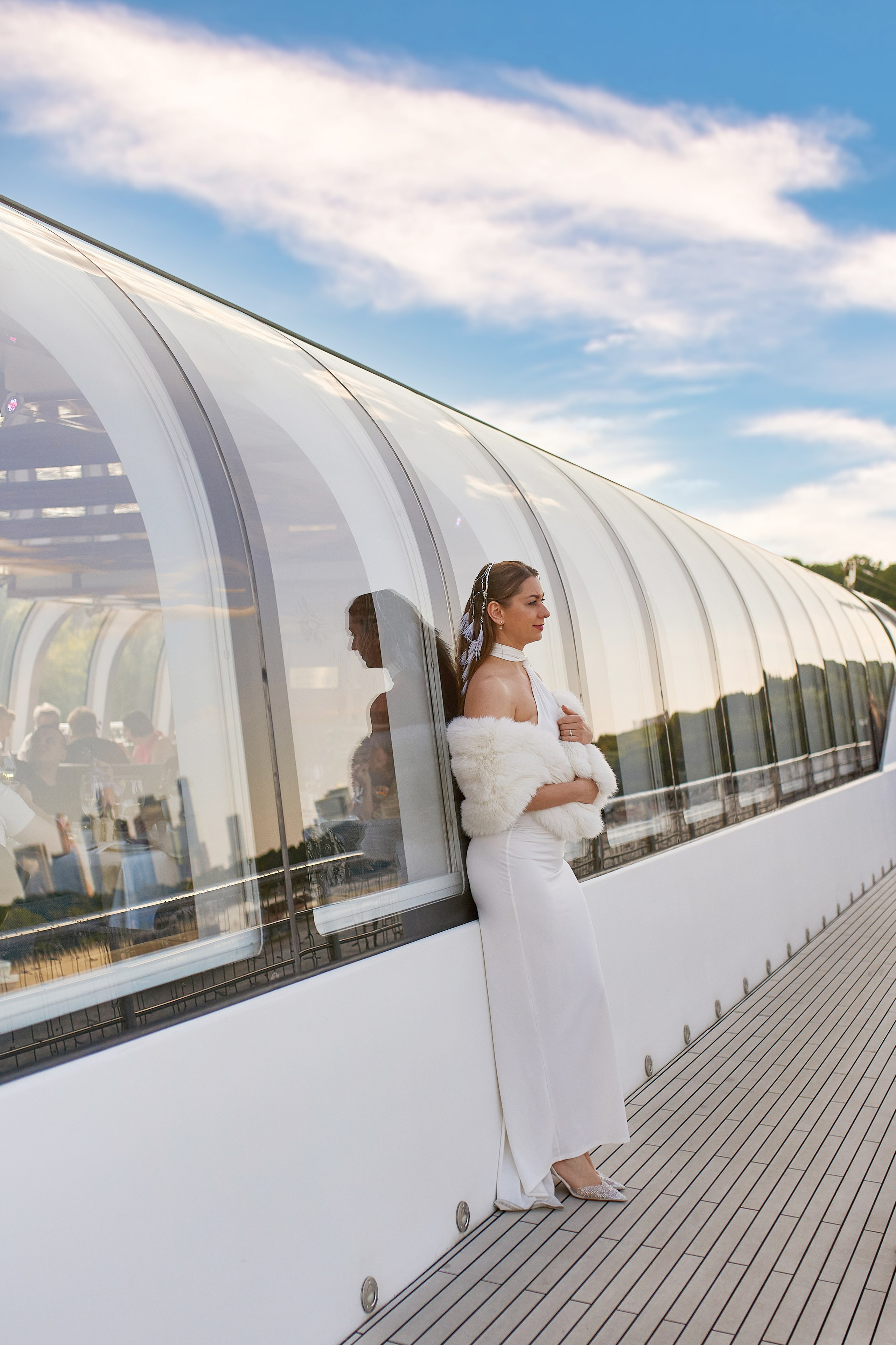 Свадебная прогулка на корабле, по Москве-реке